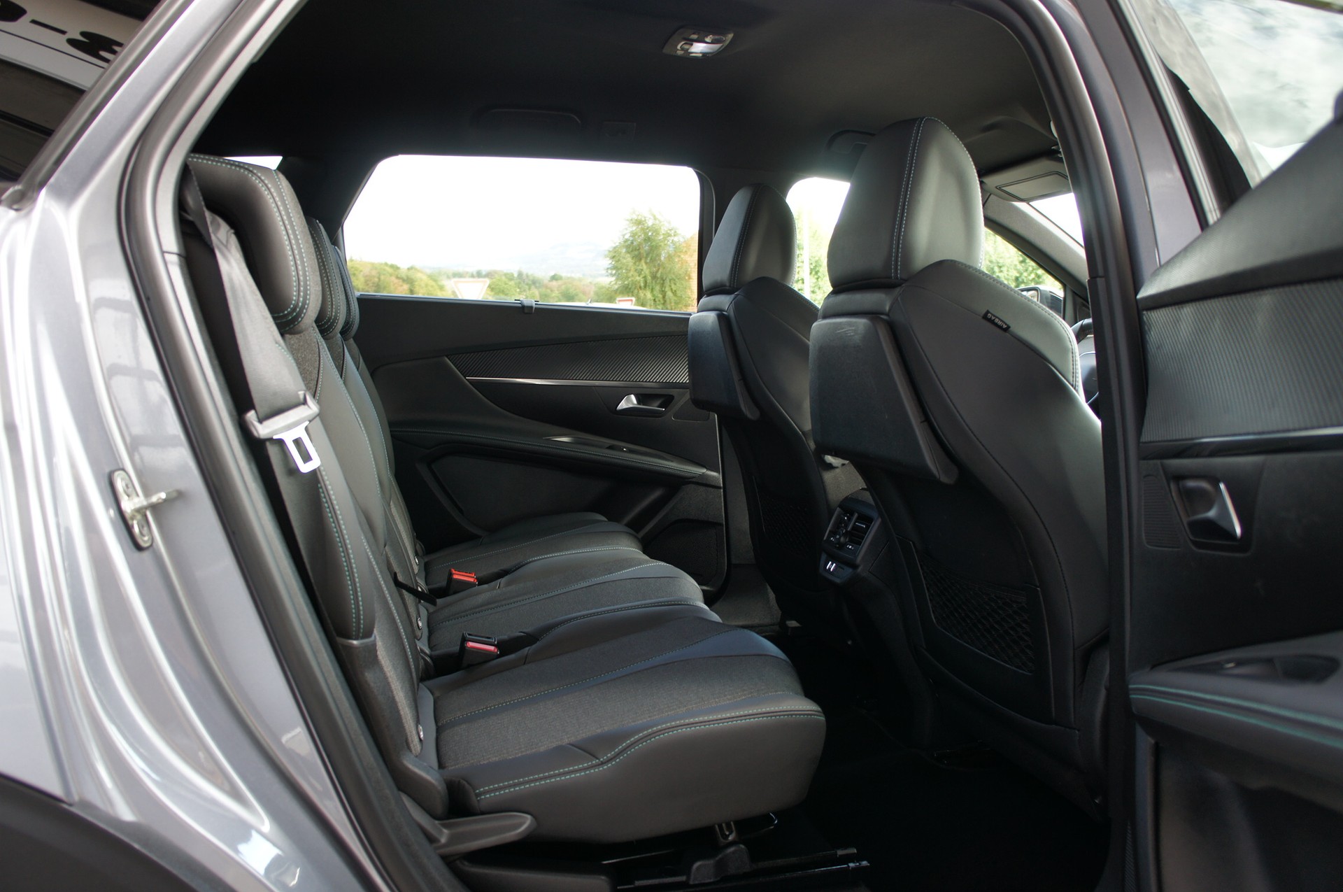 PEUGEOT 5008 1.5 BlueHDi Allure Pack EAT8-image-9