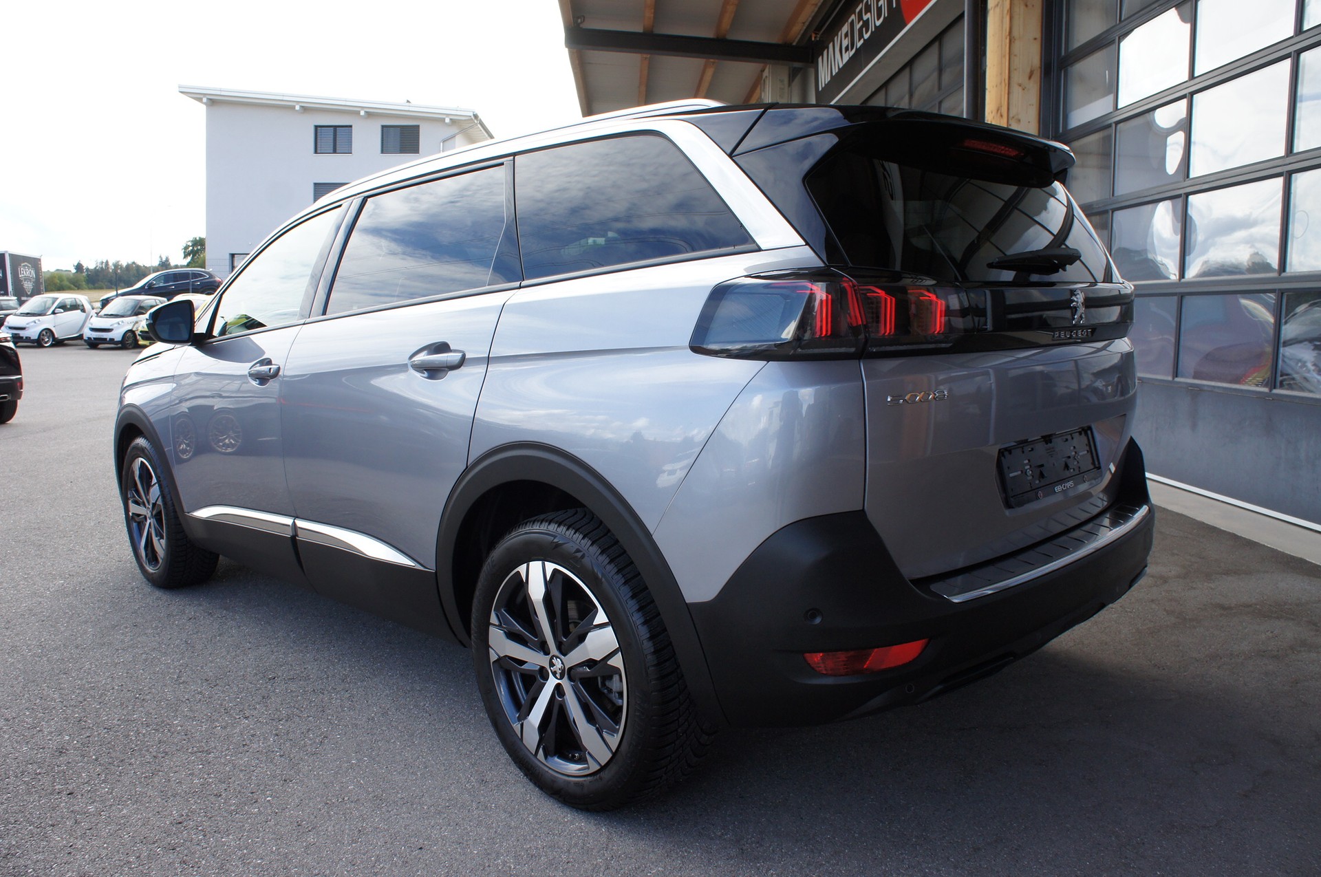 PEUGEOT 5008 1.5 BlueHDi Allure Pack EAT8-image-2