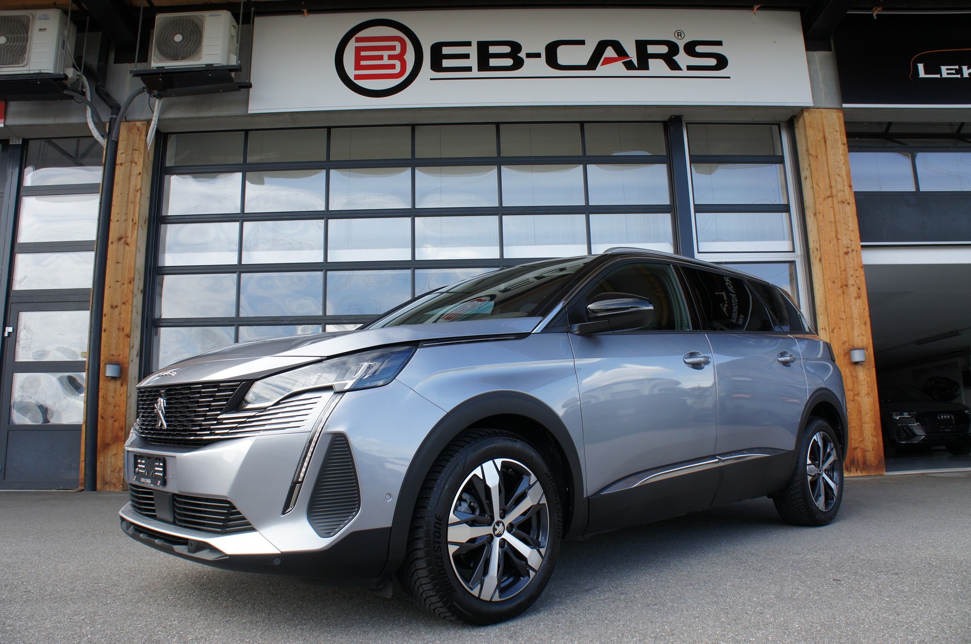 PEUGEOT 5008 1.5 BlueHDi Allure Pack EAT8-image-0
