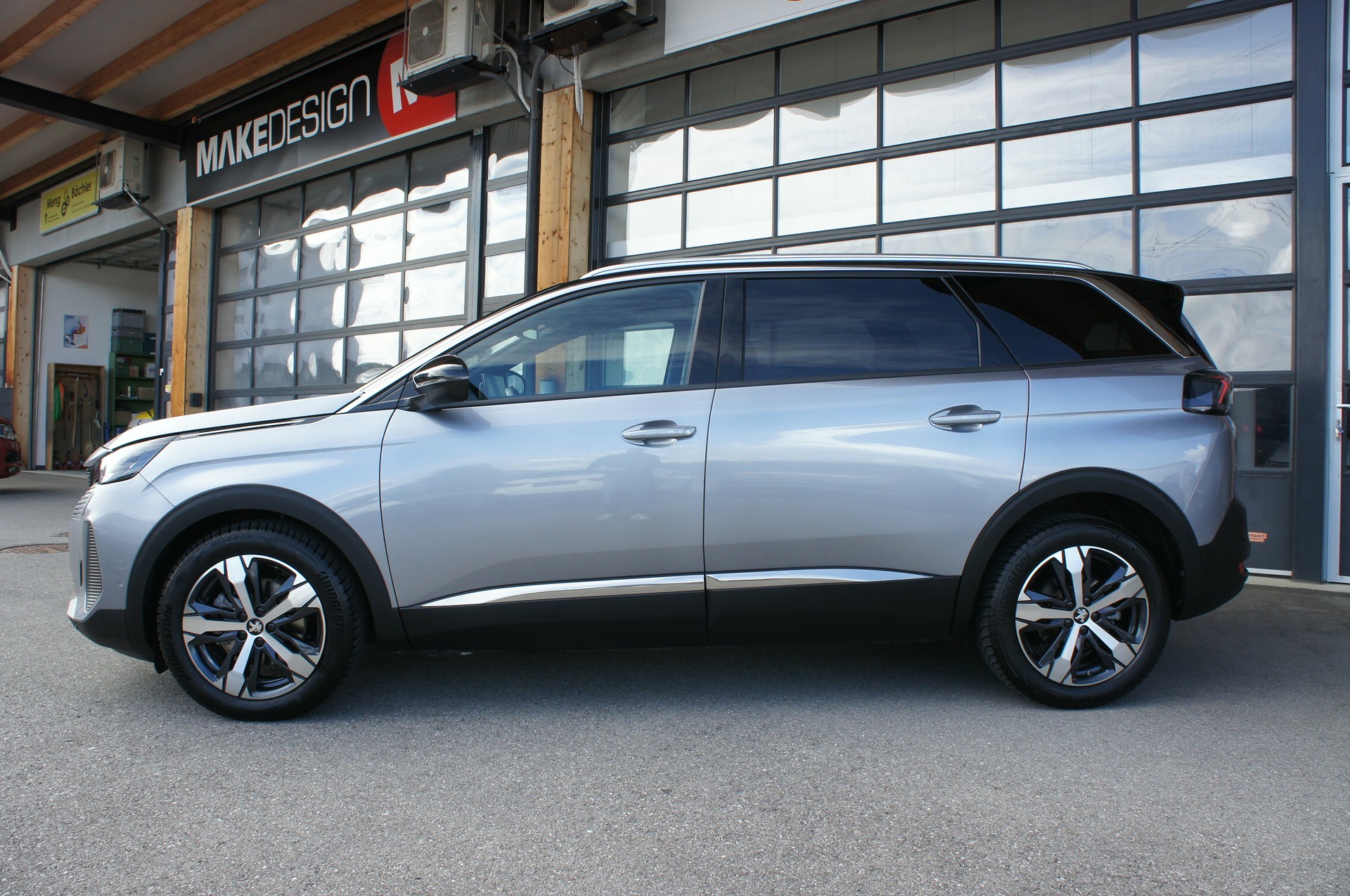 PEUGEOT 5008 1.5 BlueHDi Allure Pack EAT8-image-1