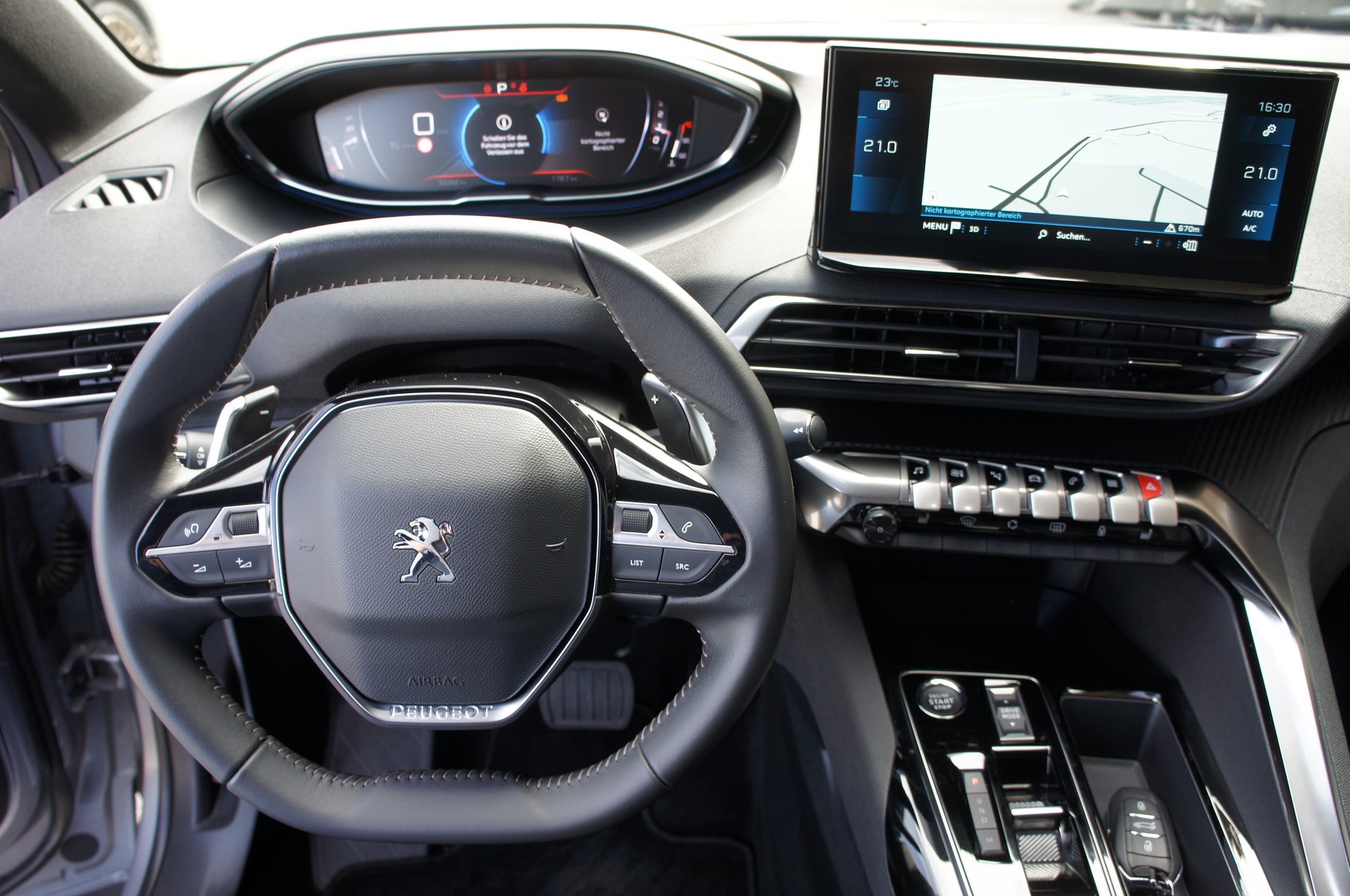 PEUGEOT 5008 1.5 BlueHDi Allure Pack EAT8-image-22