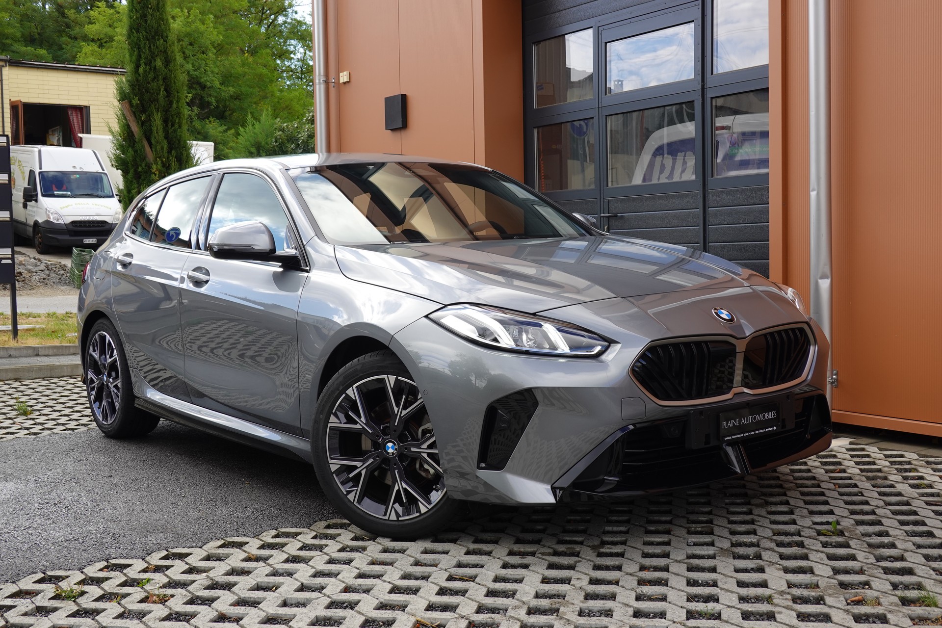 BMW 120 M Sport Steptronic - "LEASING DES 2,9% * Caméra Recul + Capteurs * Drive Select * Cuir/Alcantara"-image-5