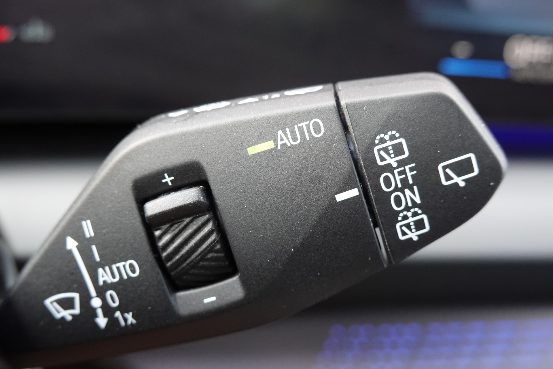 BMW 120 M Sport Steptronic - "LEASING DES 2,9% * Caméra Recul + Capteurs * Drive Select * Cuir/Alcantara"-image-14