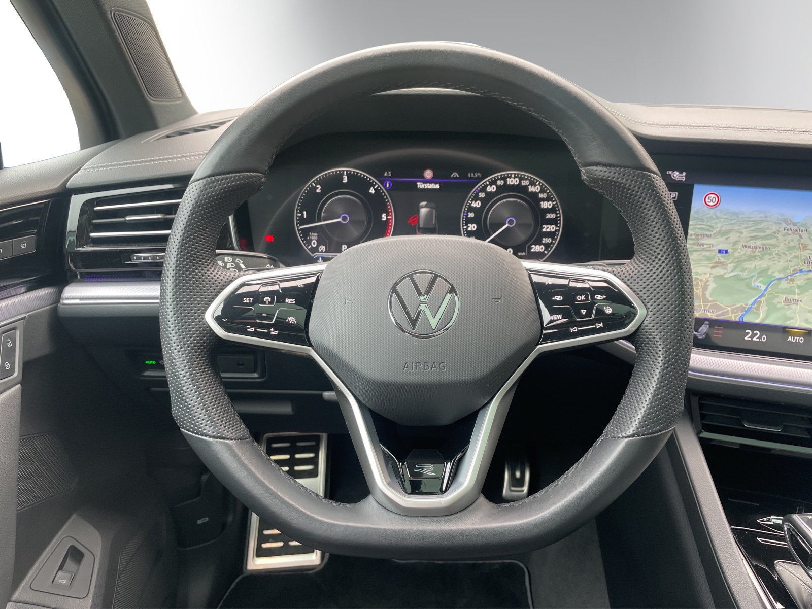VW Touareg 3.0 TDI R Line Tiptronic-image-18