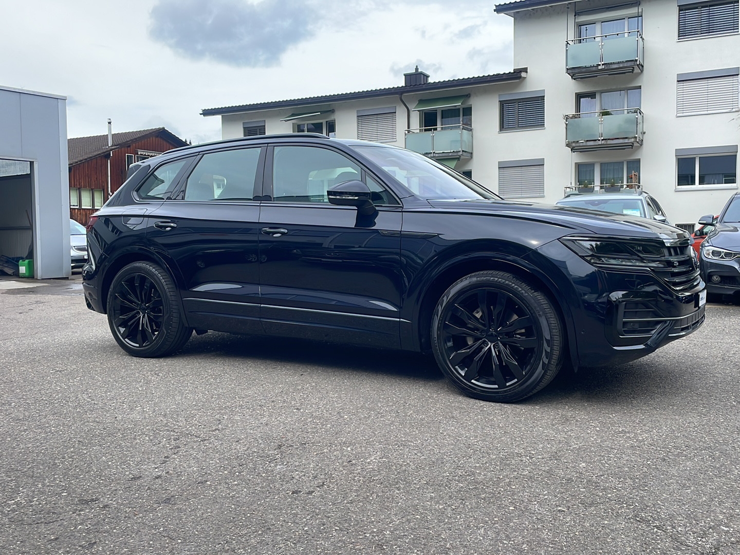 VW Touareg 3.0 TDI R Line Tiptronic-image-6