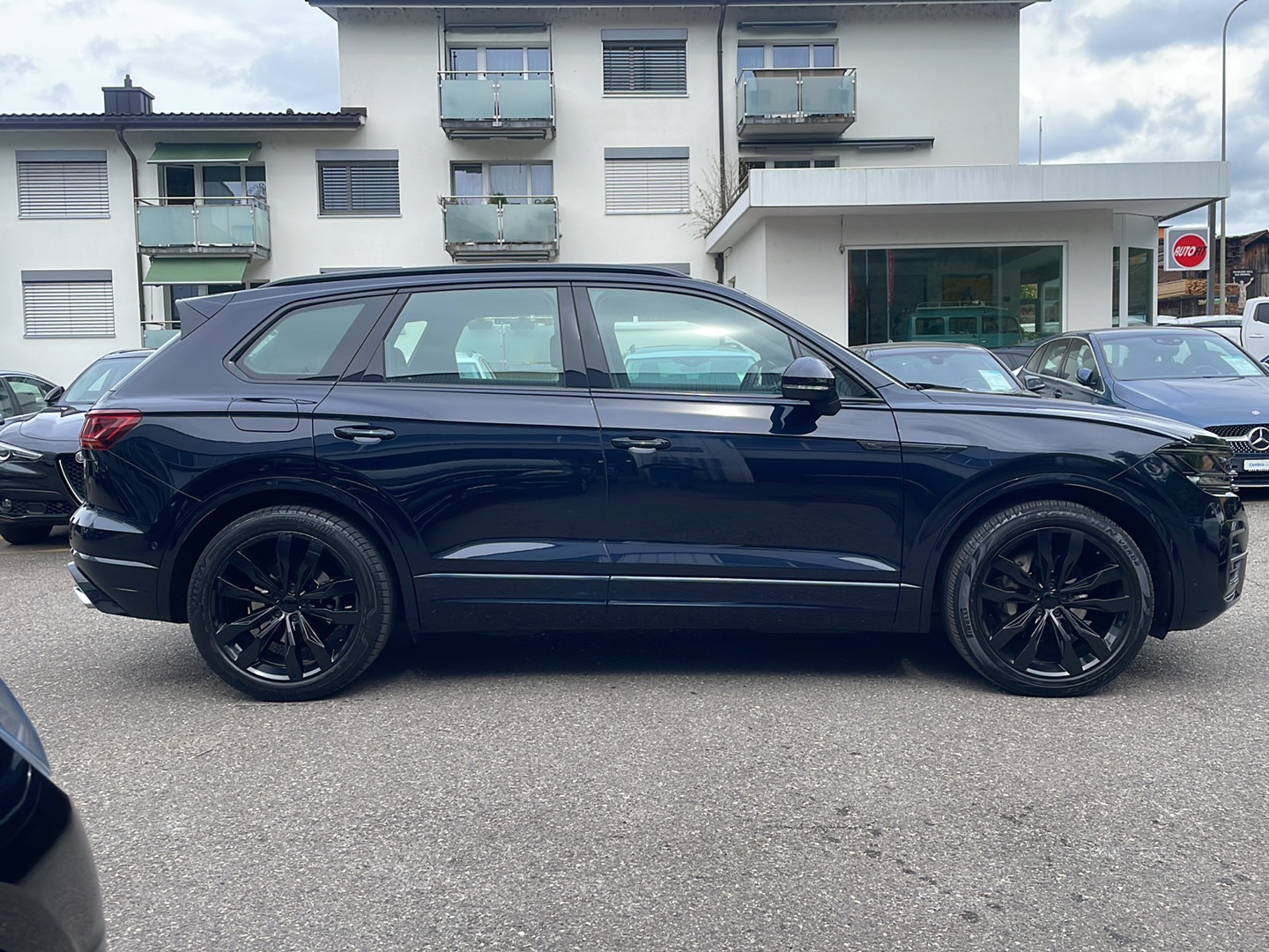 VW Touareg 3.0 TDI R Line Tiptronic-image-5