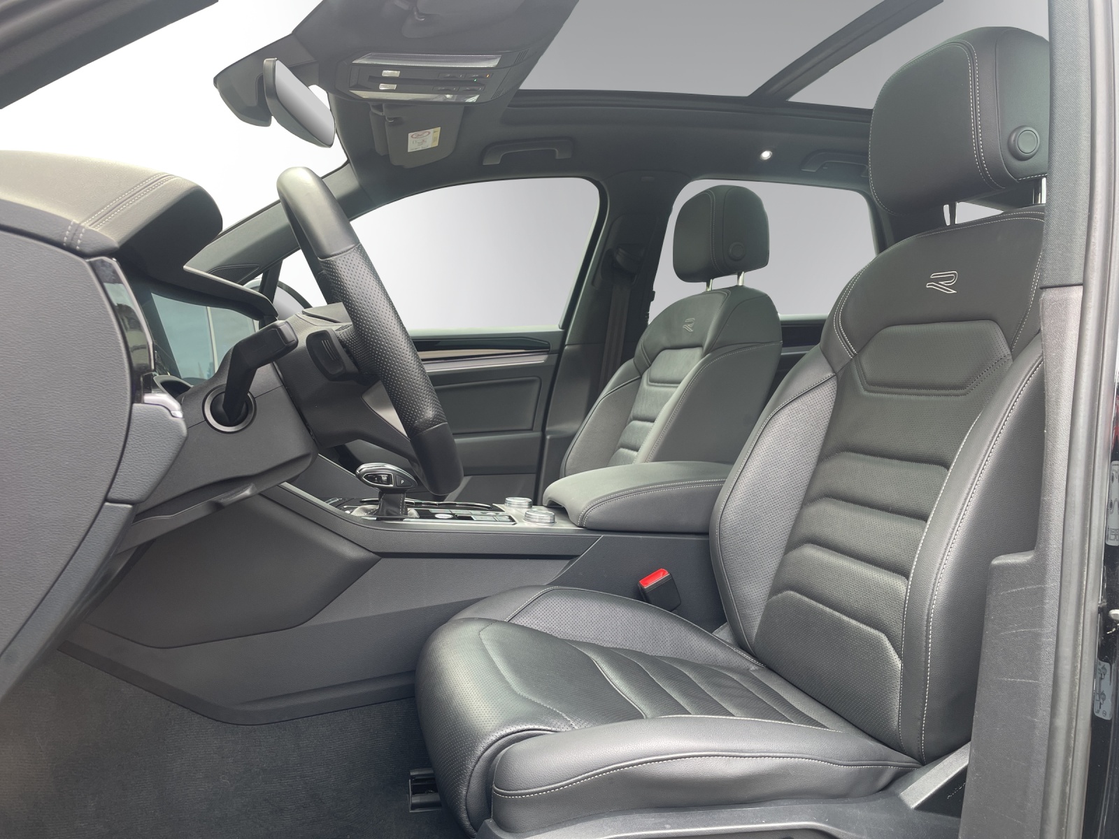 VW Touareg 3.0 TDI R Line Tiptronic-image-9