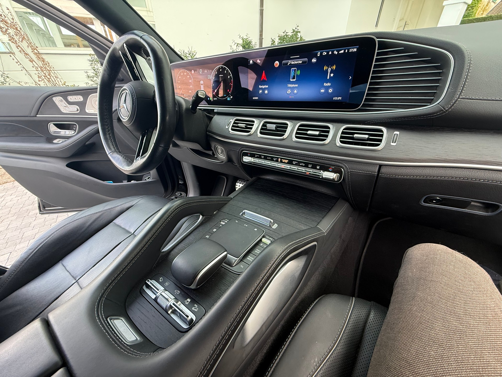 MERCEDES-BENZ GLS 580 AMG Line 4matic-image-9