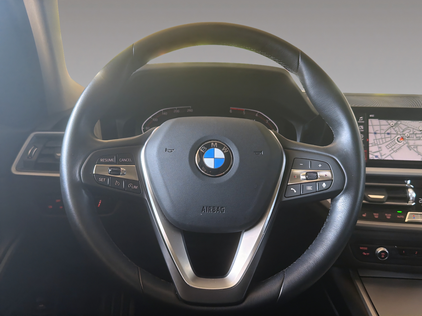 BMW 320d xDrive-image-8
