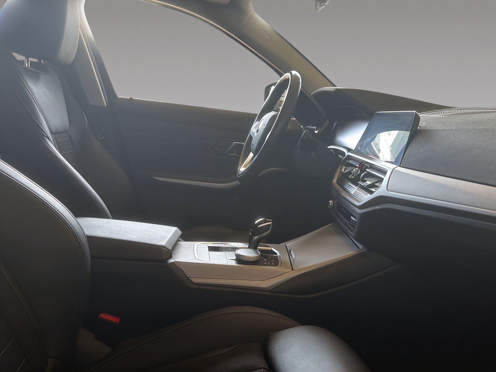 BMW 320d xDrive-image-10