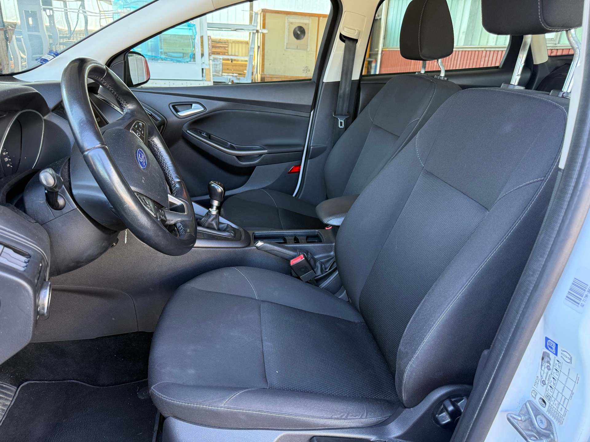 FORD Focus 1.5 TDCi Titanium-image-8
