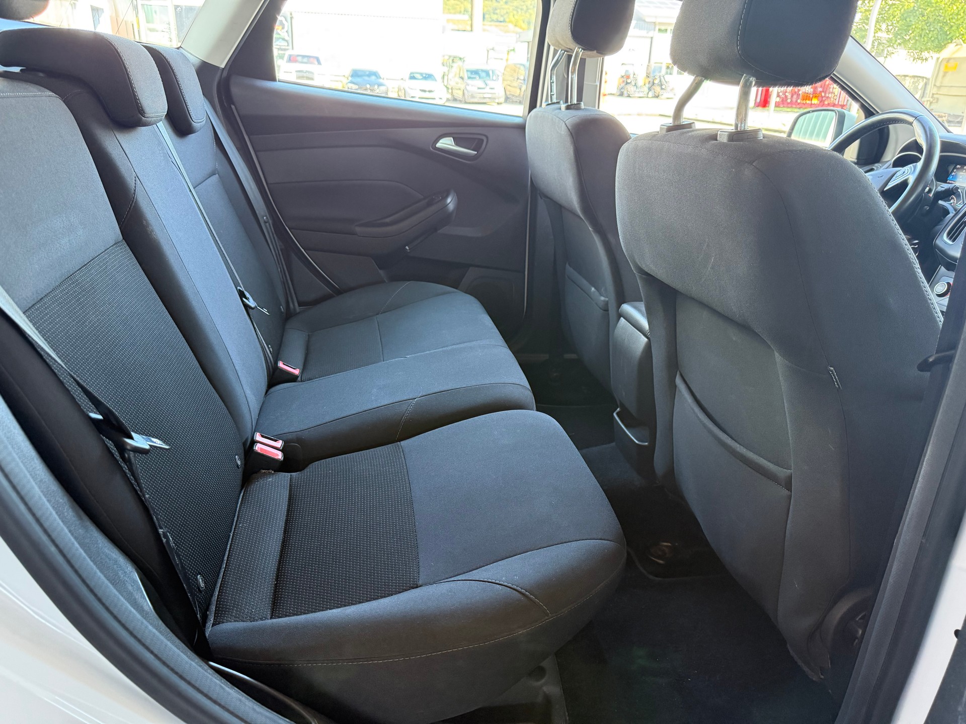 FORD Focus 1.5 TDCi Titanium-image-11