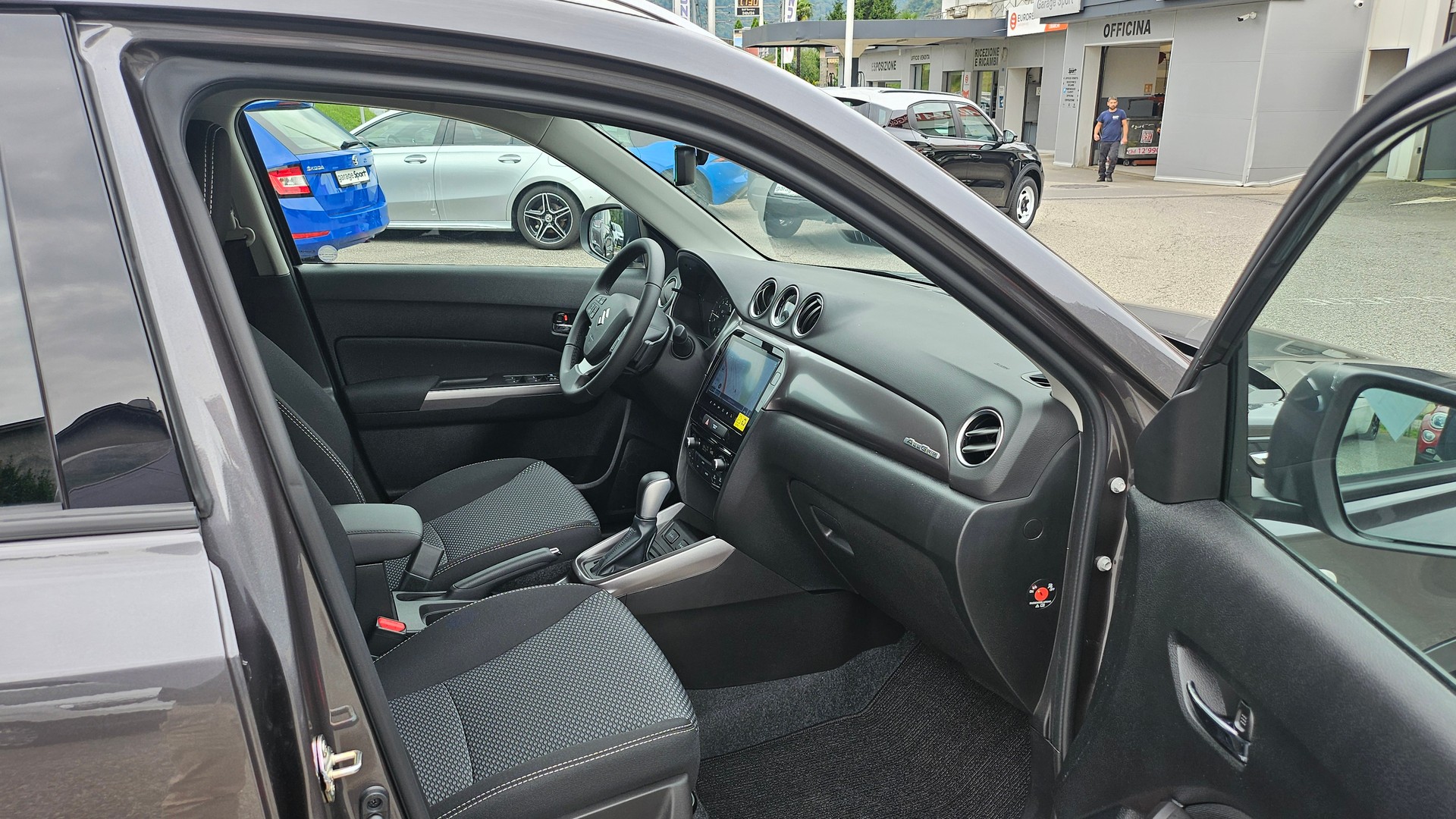 SUZUKI Vitara 1.4 Boosterjet Compact + 4x4 Hybrid Automatic-image-14