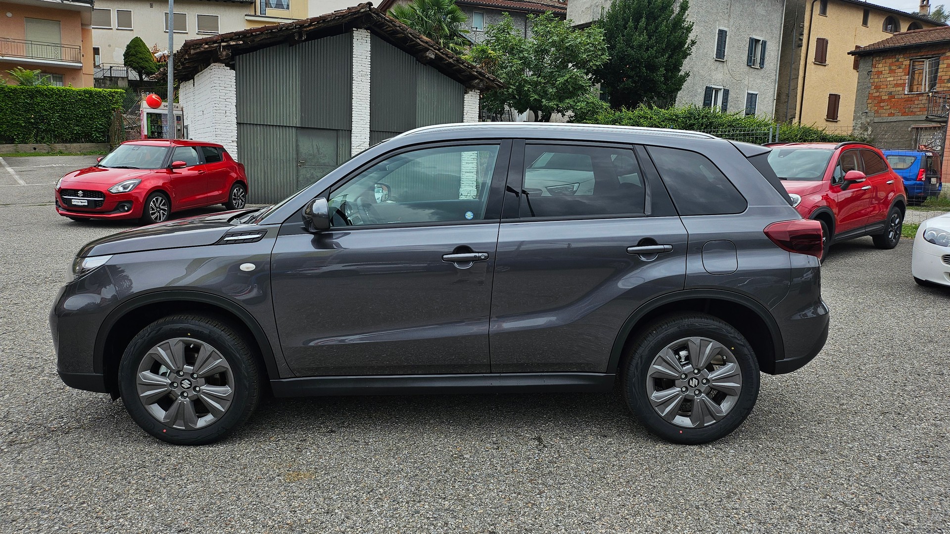 SUZUKI Vitara 1.4 Boosterjet Compact + 4x4 Hybrid Automatic-image-3