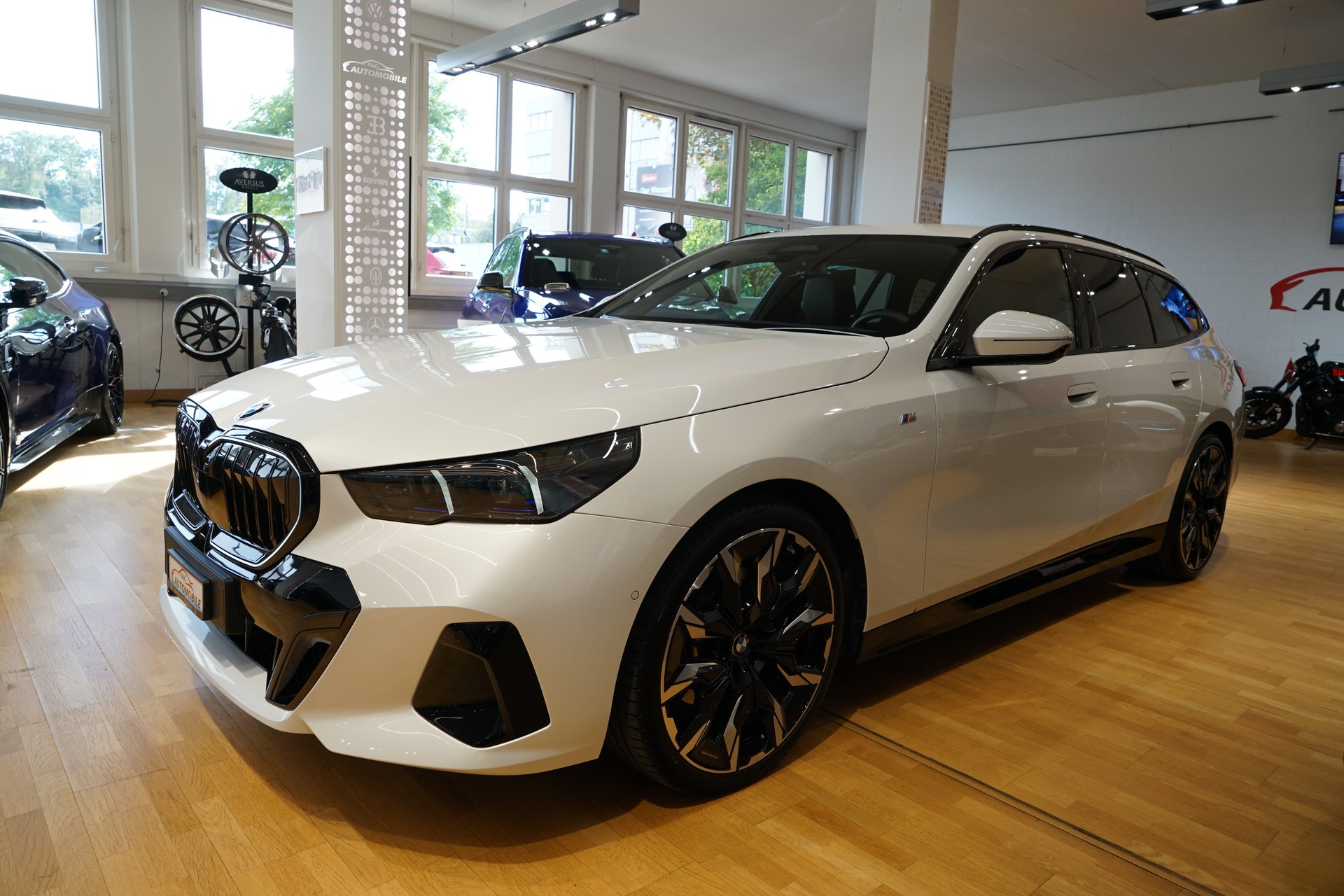 BMW 520d xDrive 48V Touring M Sport Pro Steptronic-image-0