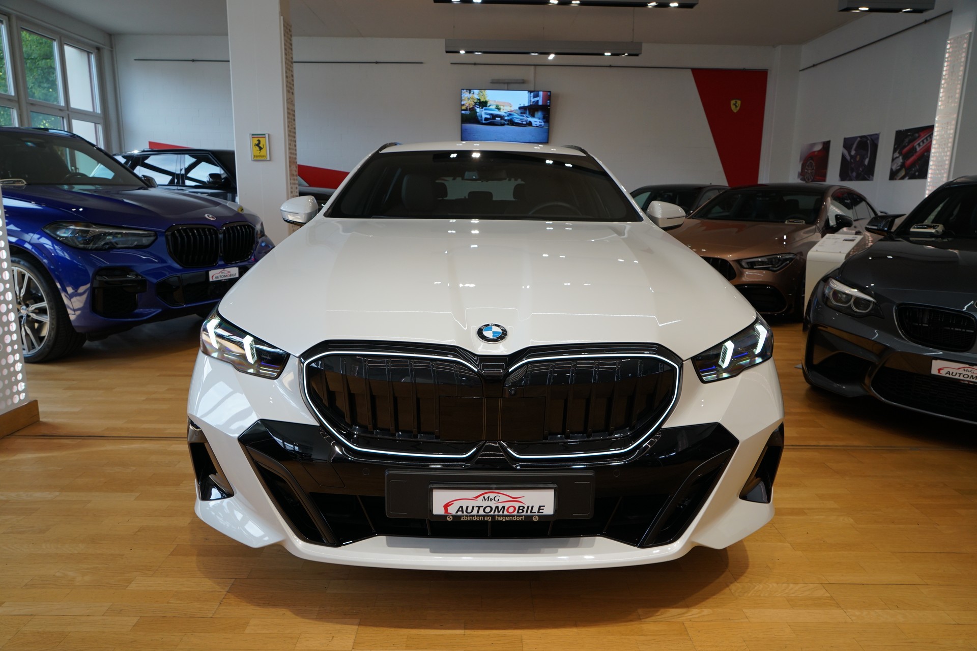 BMW 520d xDrive 48V Touring M Sport Pro Steptronic-image-1