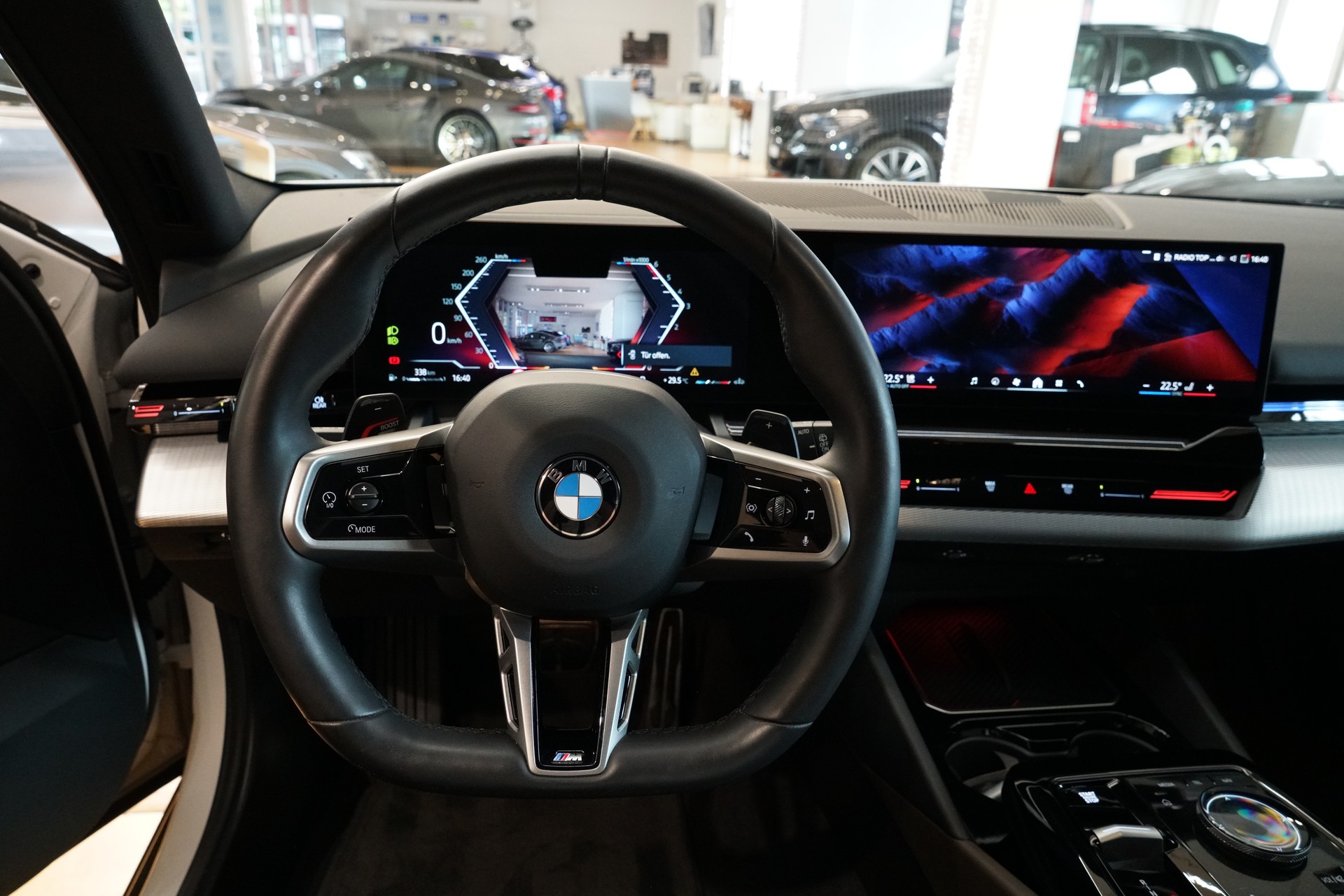 BMW 520d xDrive 48V Touring M Sport Pro Steptronic-image-13