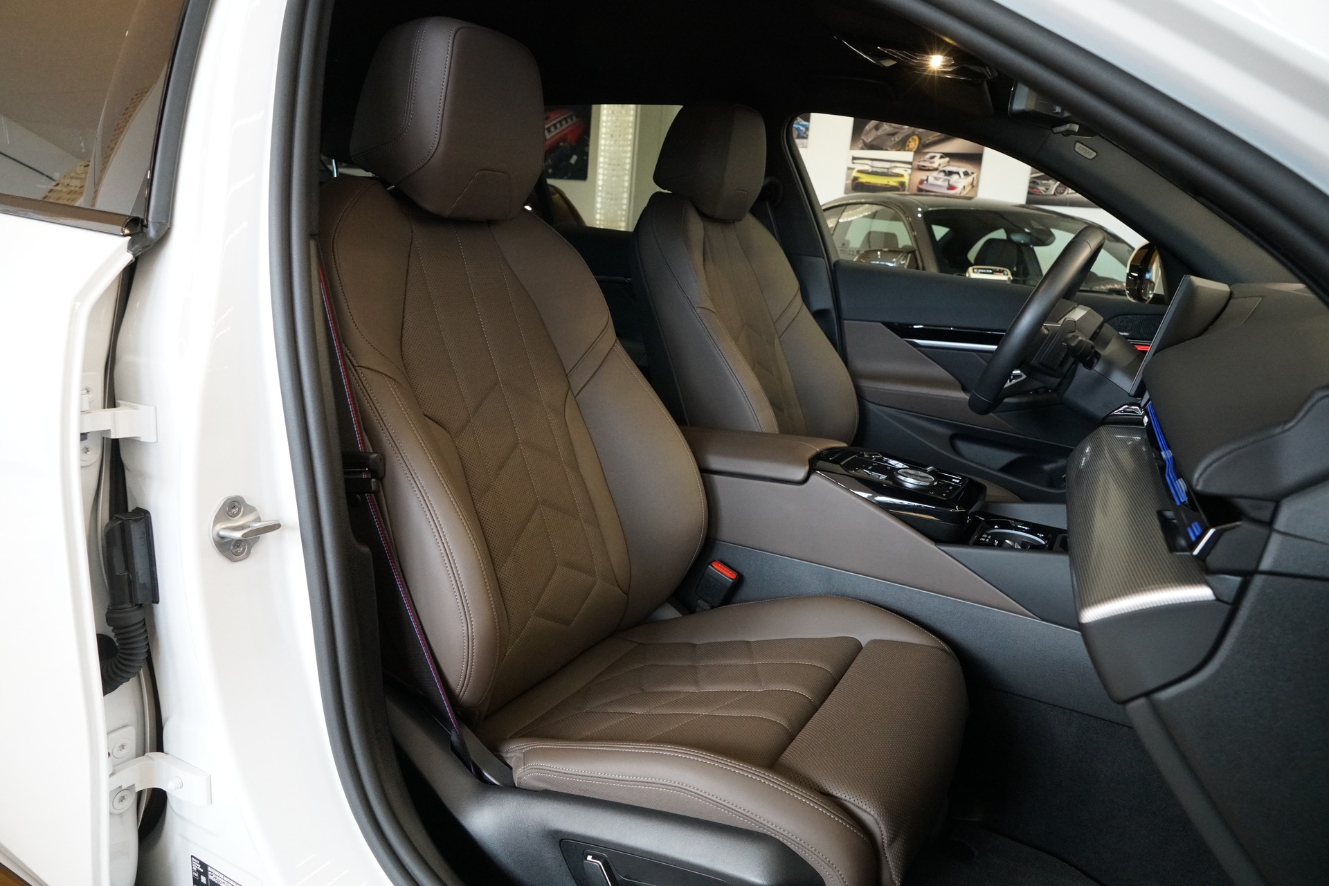 BMW 520d xDrive 48V Touring M Sport Pro Steptronic-image-23