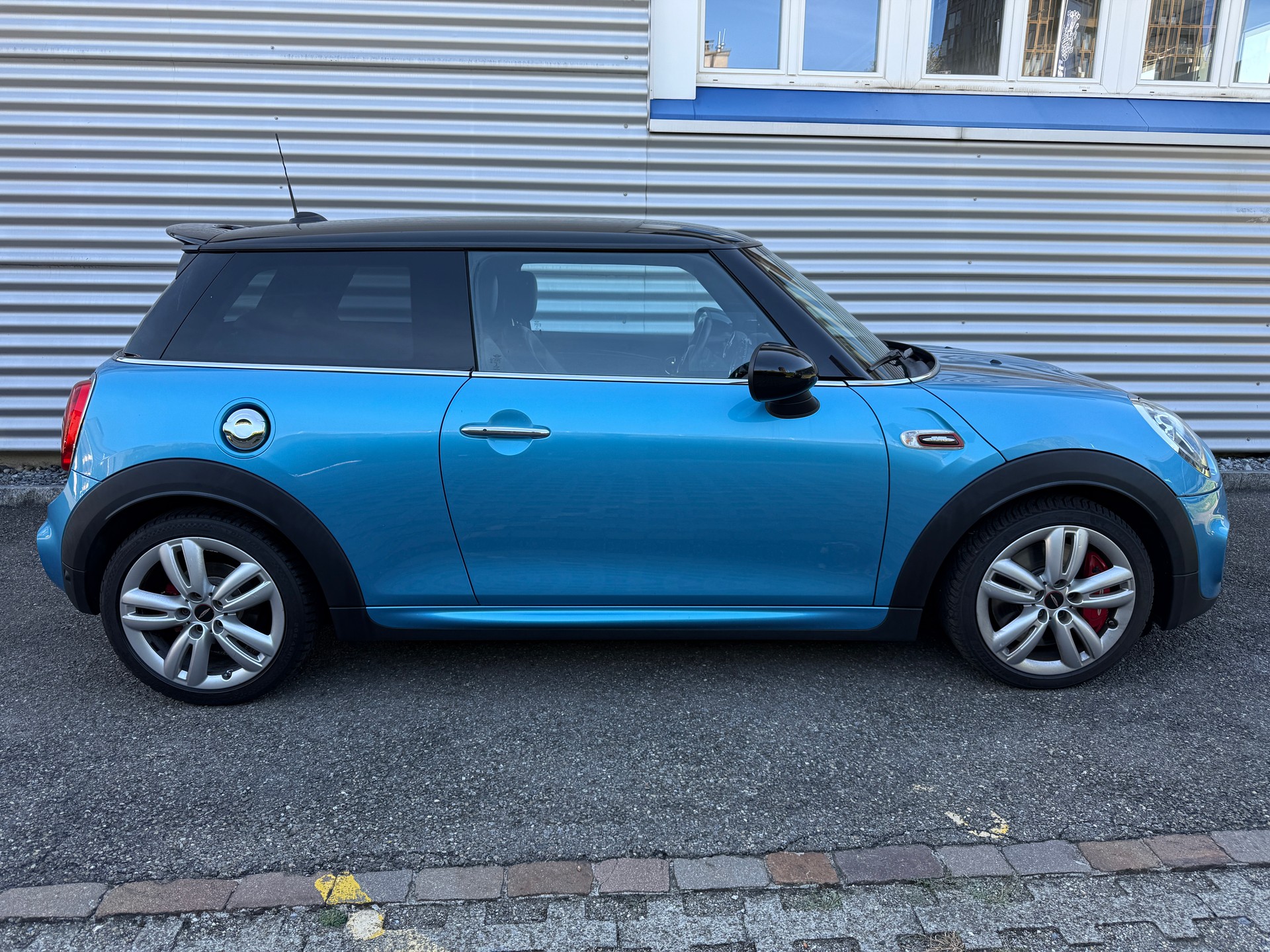 MINI Cooper John Cooper Works-image-12