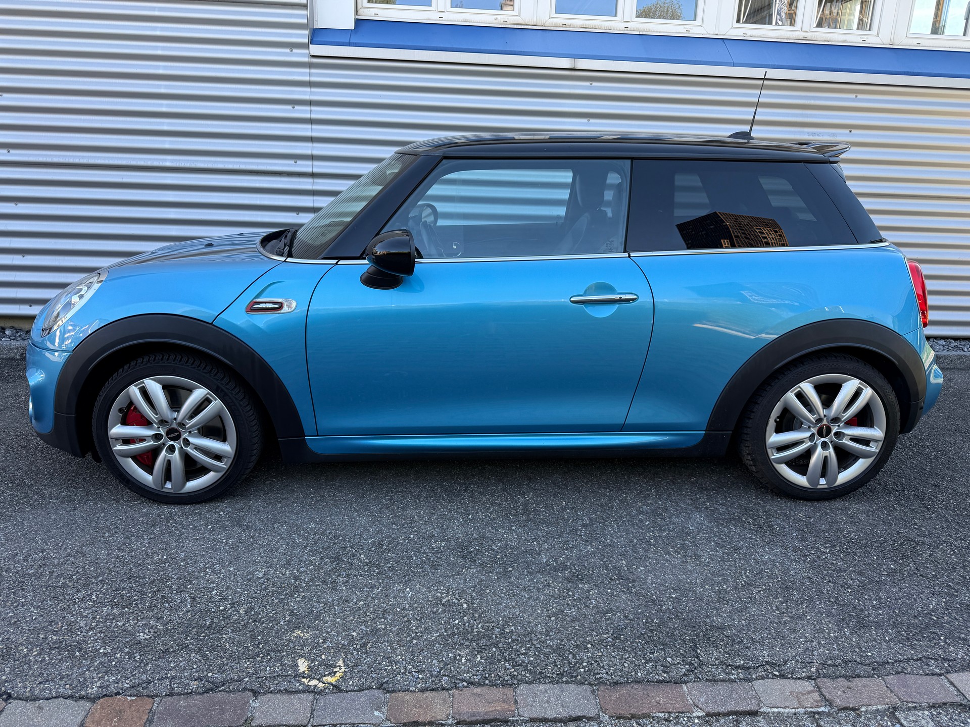 MINI Cooper John Cooper Works-image-2