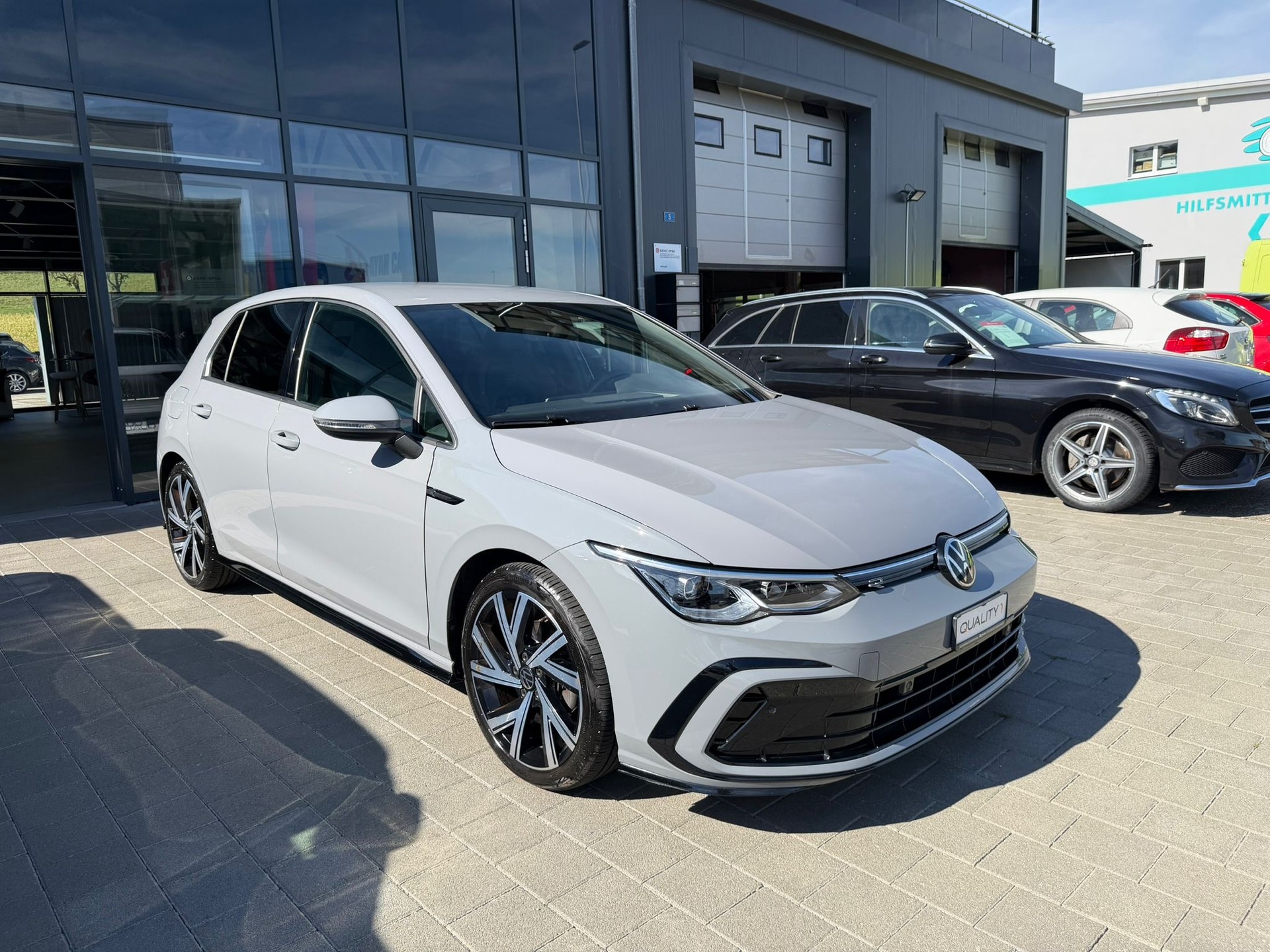 VW Golf 1.5 eTSI mHEV ACT R-Line DSG-image-3
