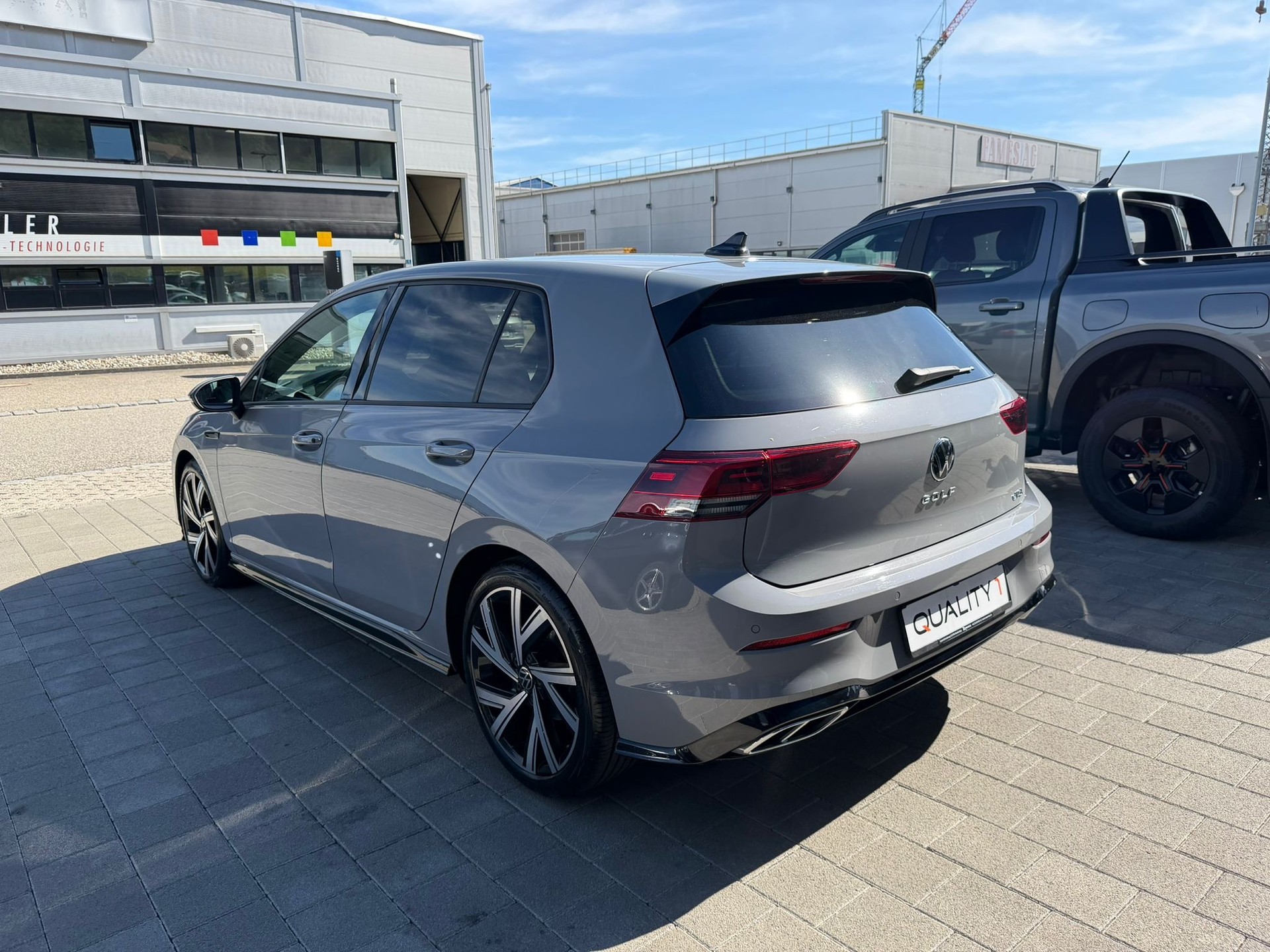 VW Golf 1.5 eTSI mHEV ACT R-Line DSG-image-5