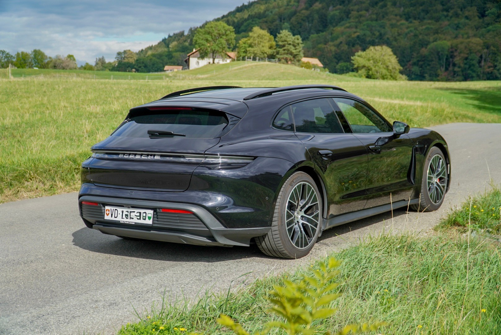 PORSCHE 4S Sport Turismo (Gen. 2 / Facelift) 105kWh Performance Battery-image-3