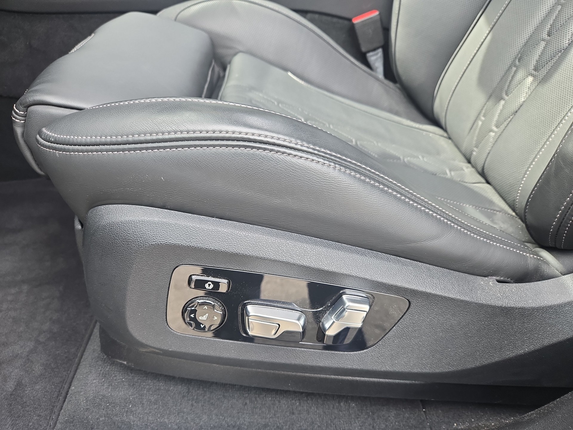BMW X5 xDrive 48V 30d M Sport Steptronic-image-17