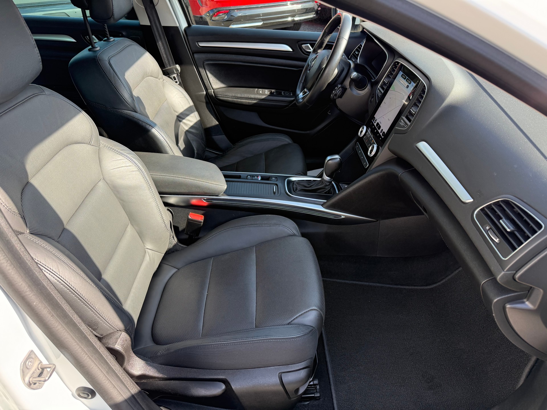 RENAULT Mégane Grandtour 1.3 16V Turbo Techno EDC-image-10