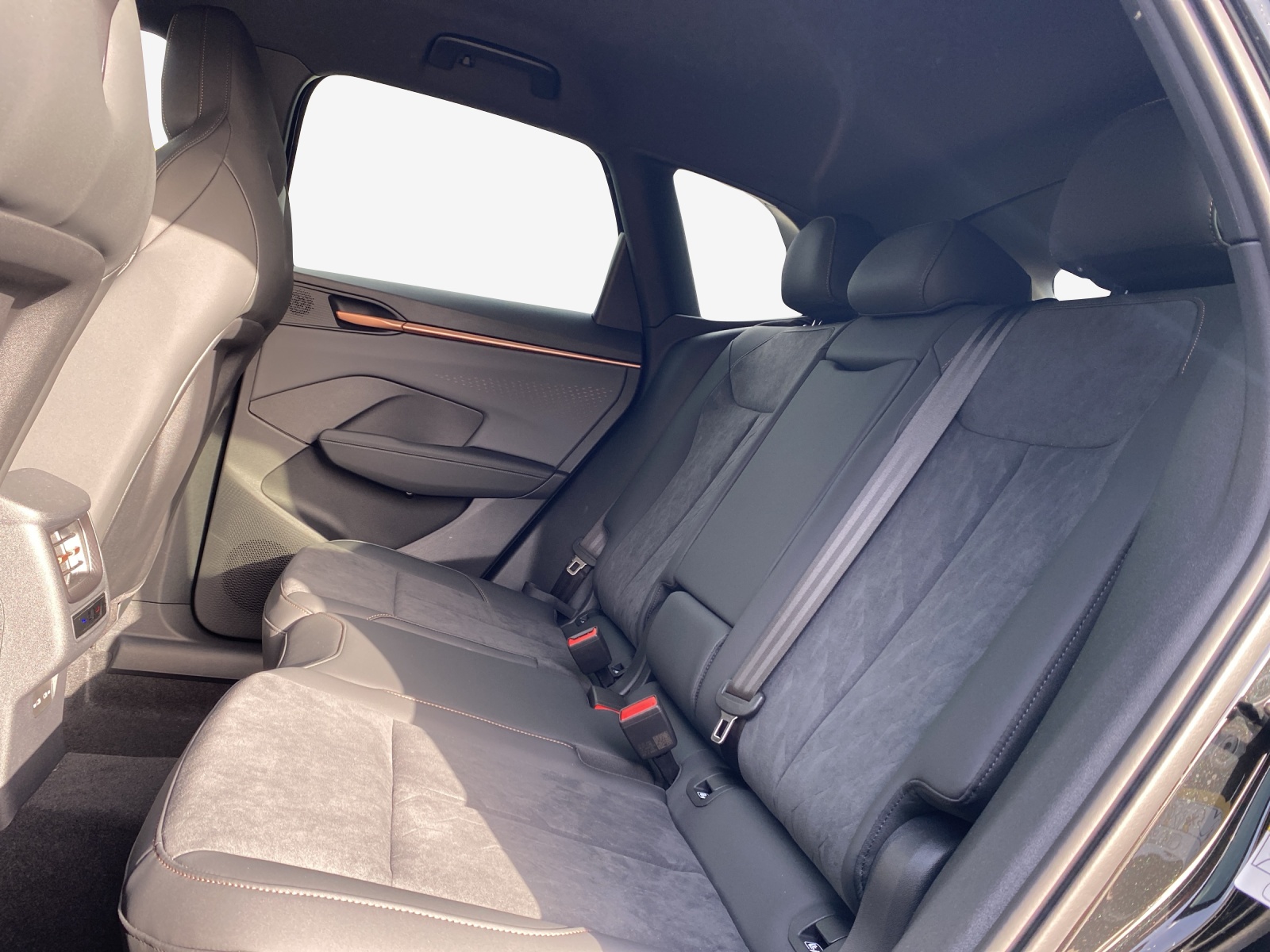 CUPRA Terramar 1.5 eHybrid DSG-image-11