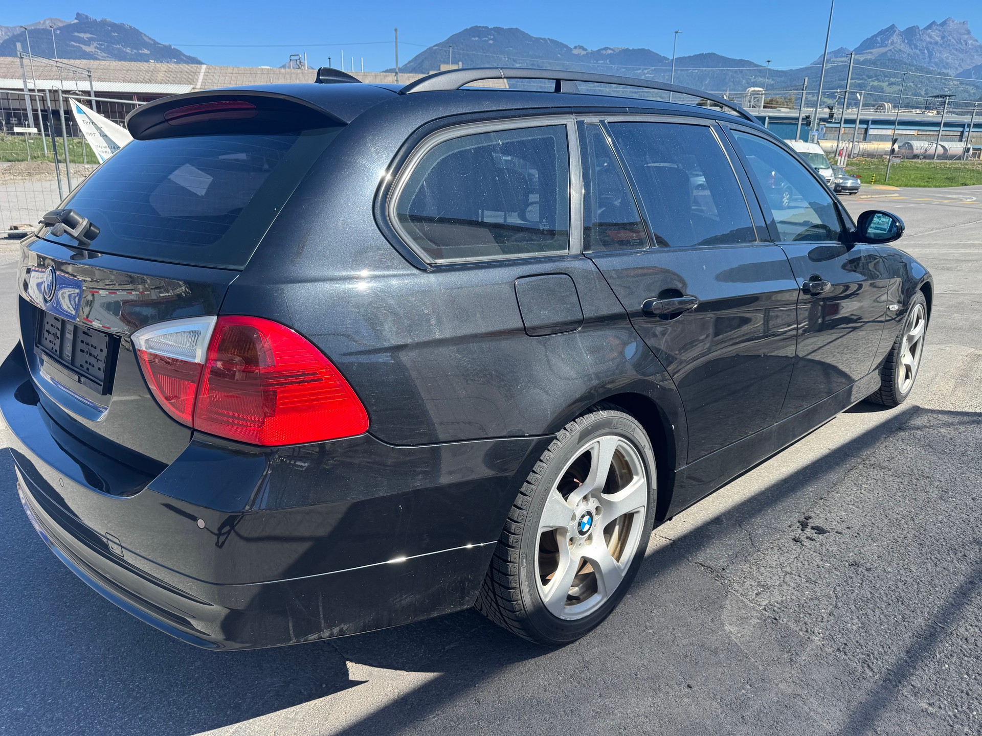 BMW 330xd Touring-image-2