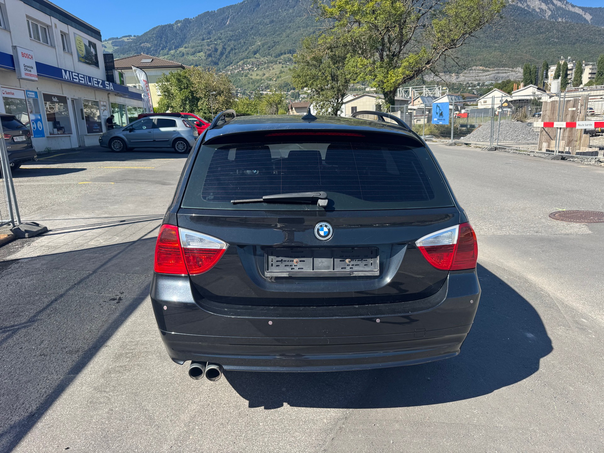 BMW 330xd Touring-image-1
