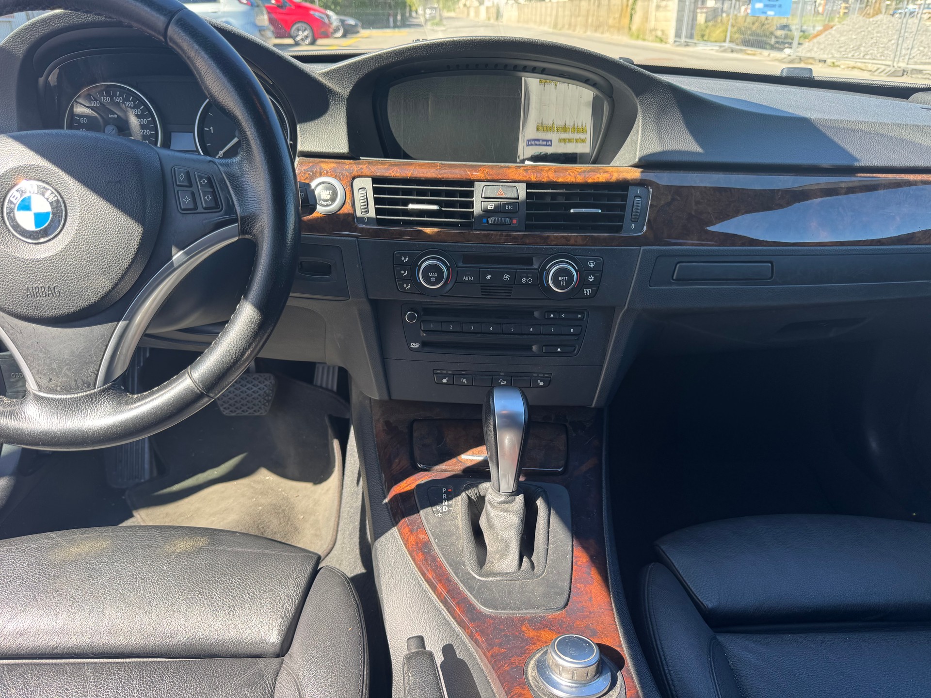 BMW 330xd Touring-image-7