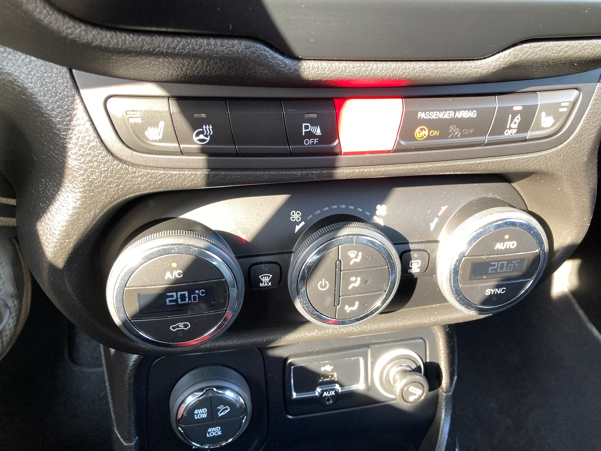 JEEP Renegade 2.0 CRD Trailhawk AWD + Low Range 9ATX-image-12