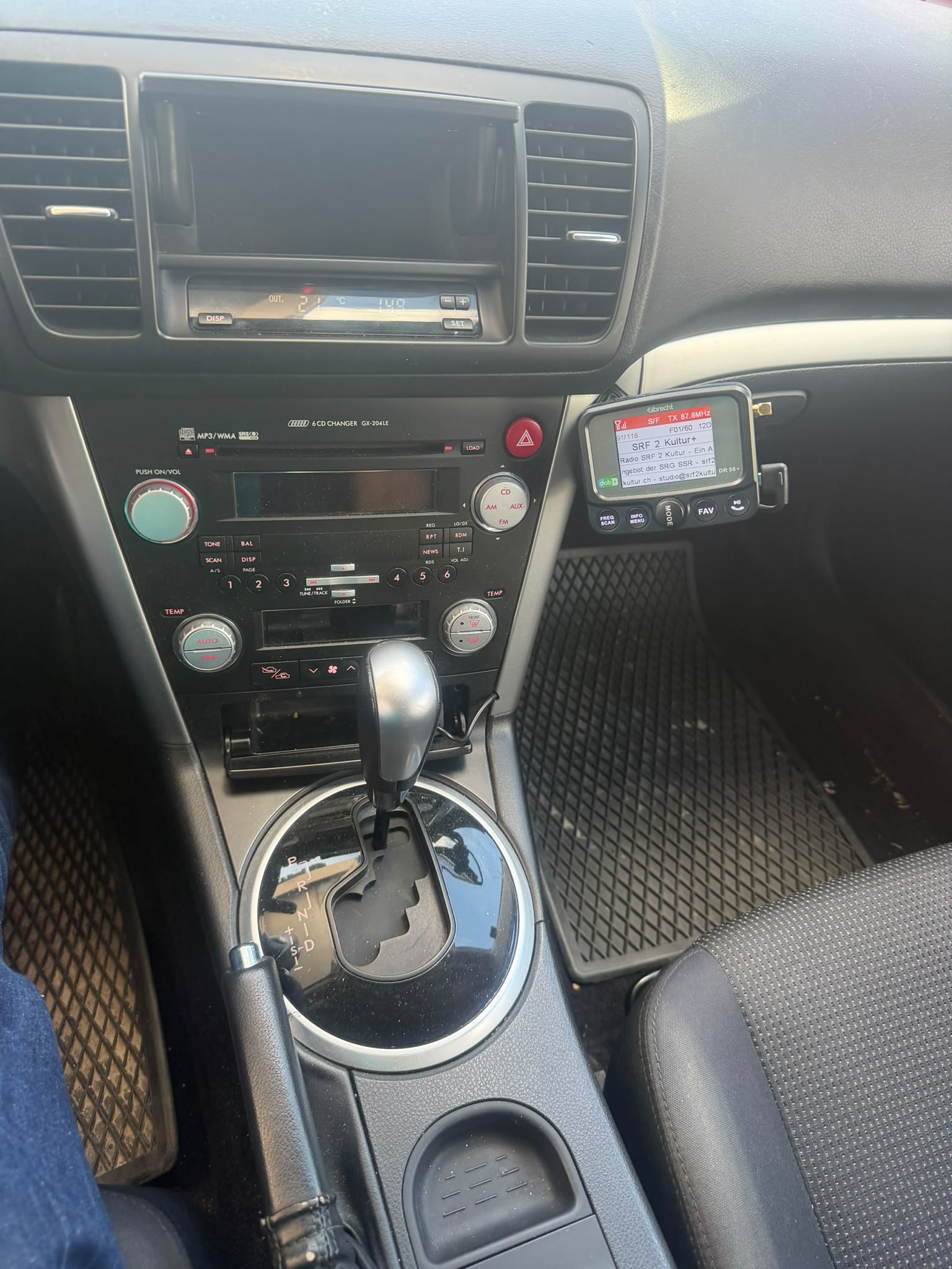 SUBARU Legacy 2.0R AWD Automat-image-5