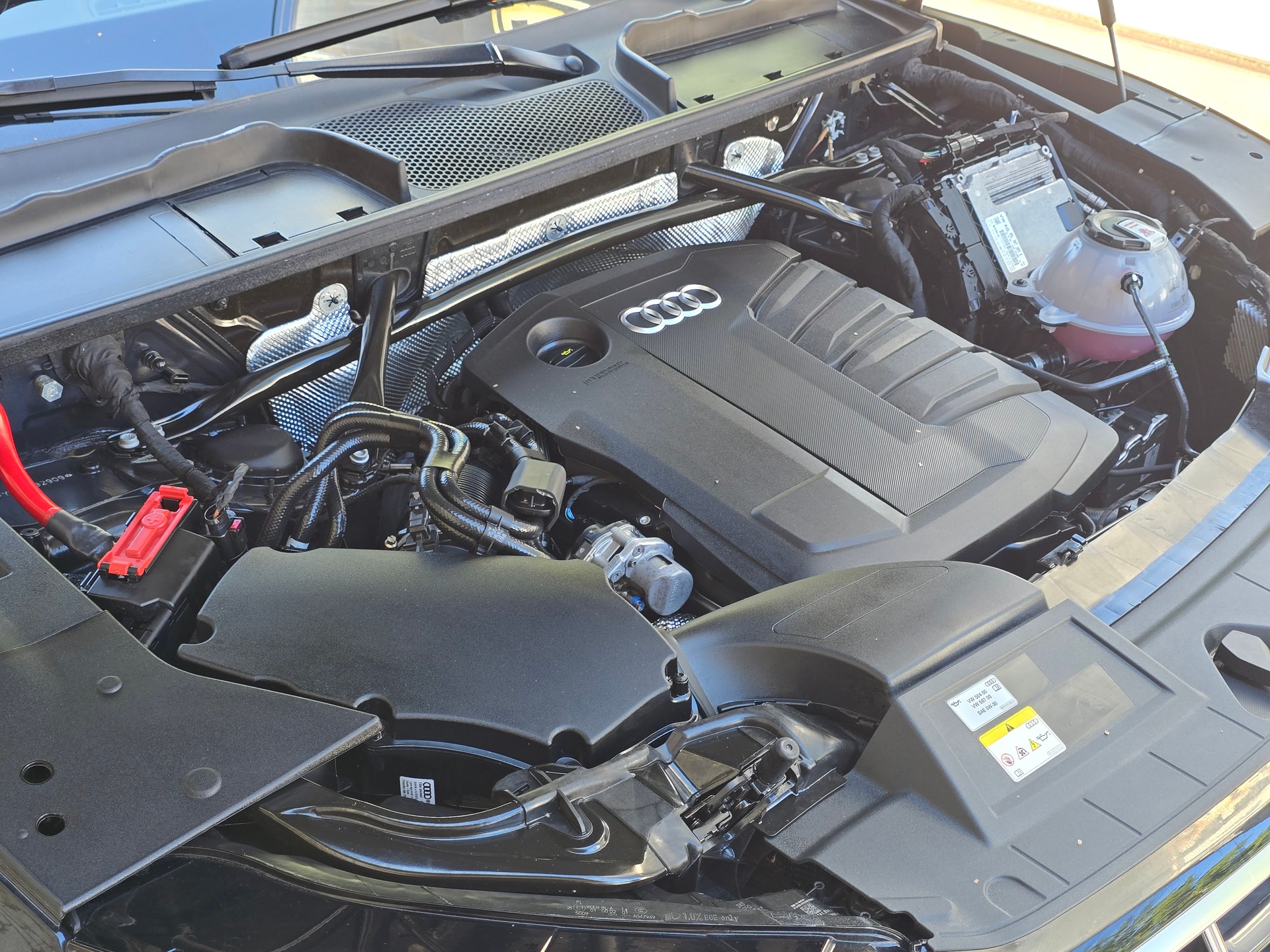 AUDI Q5 40 TDI advanced quattro S-tronic AHK 2.4t-image-24