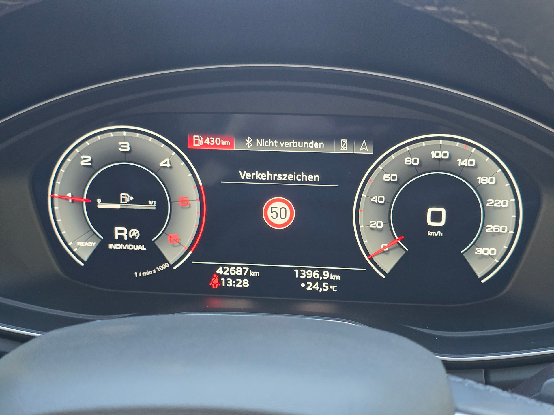 AUDI Q5 40 TDI advanced quattro S-tronic AHK 2.4t-image-22