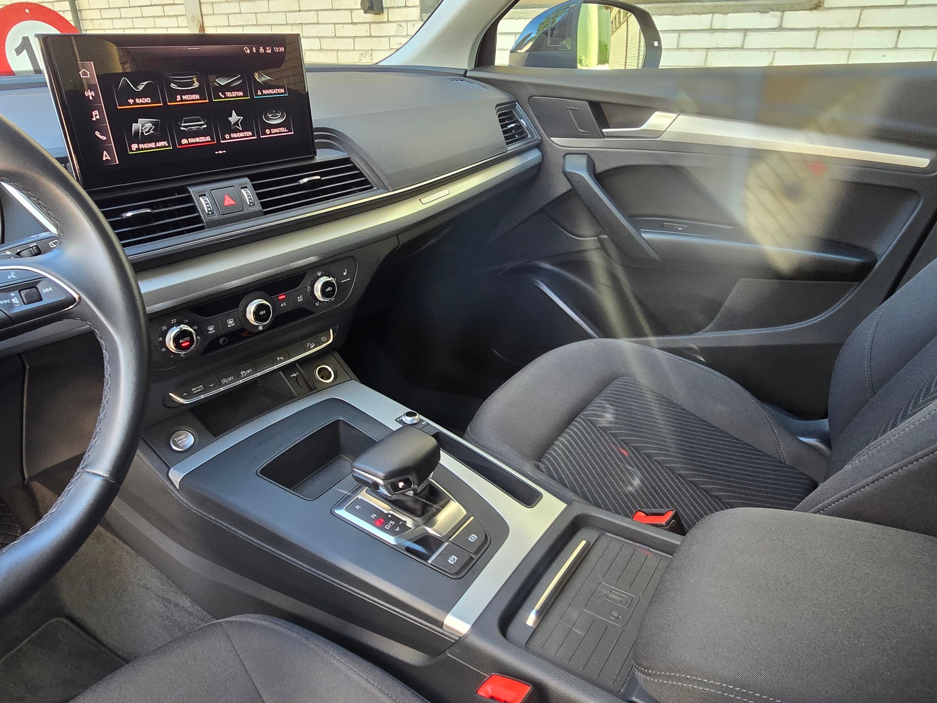 AUDI Q5 40 TDI advanced quattro S-tronic AHK 2.4t-image-23