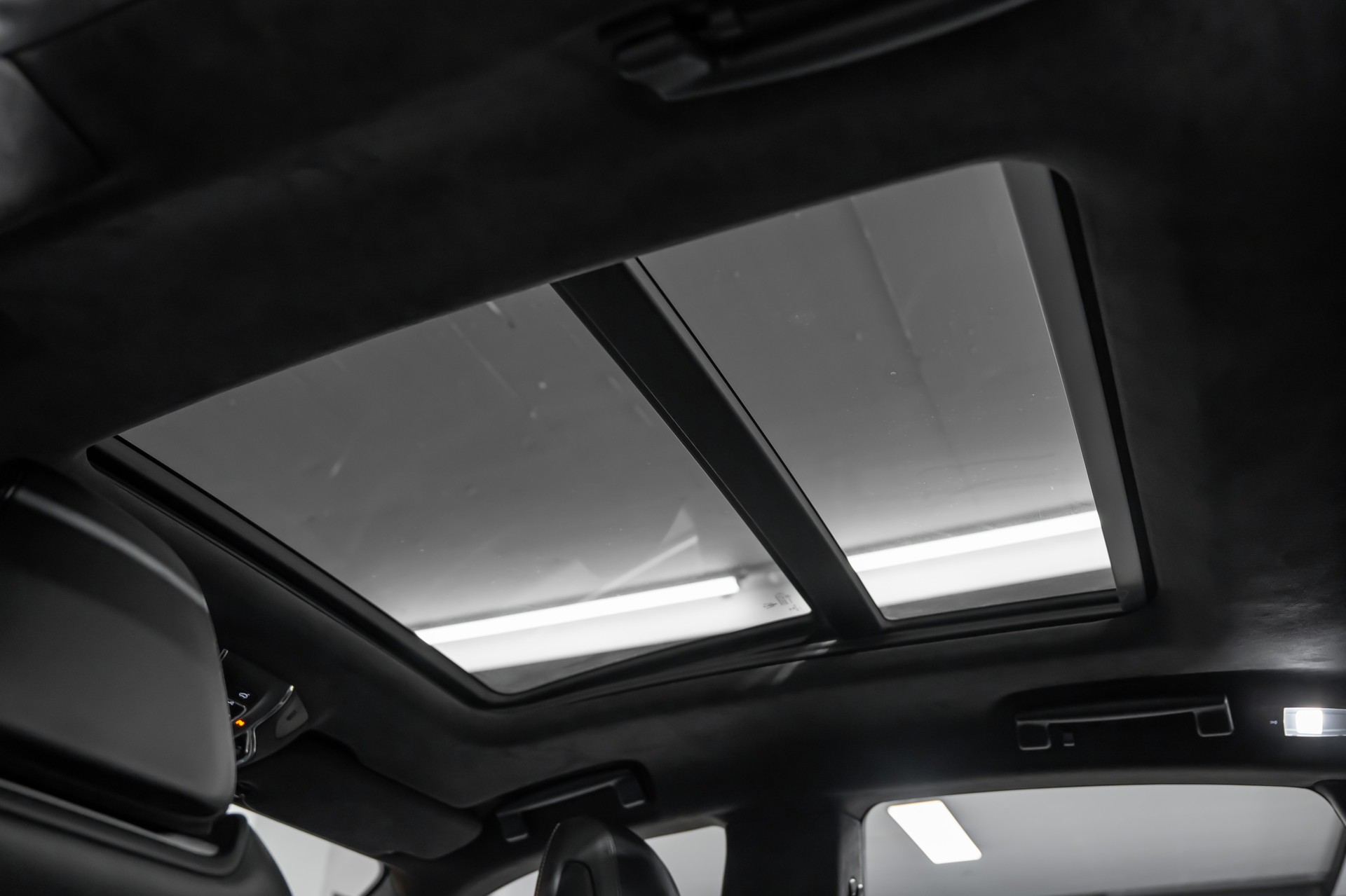 MASERATI Levante S 3.0 V6 Automatica *CH-Fahrzeug*Panorama*Fahrassist*360°*Alcantara*-image-16