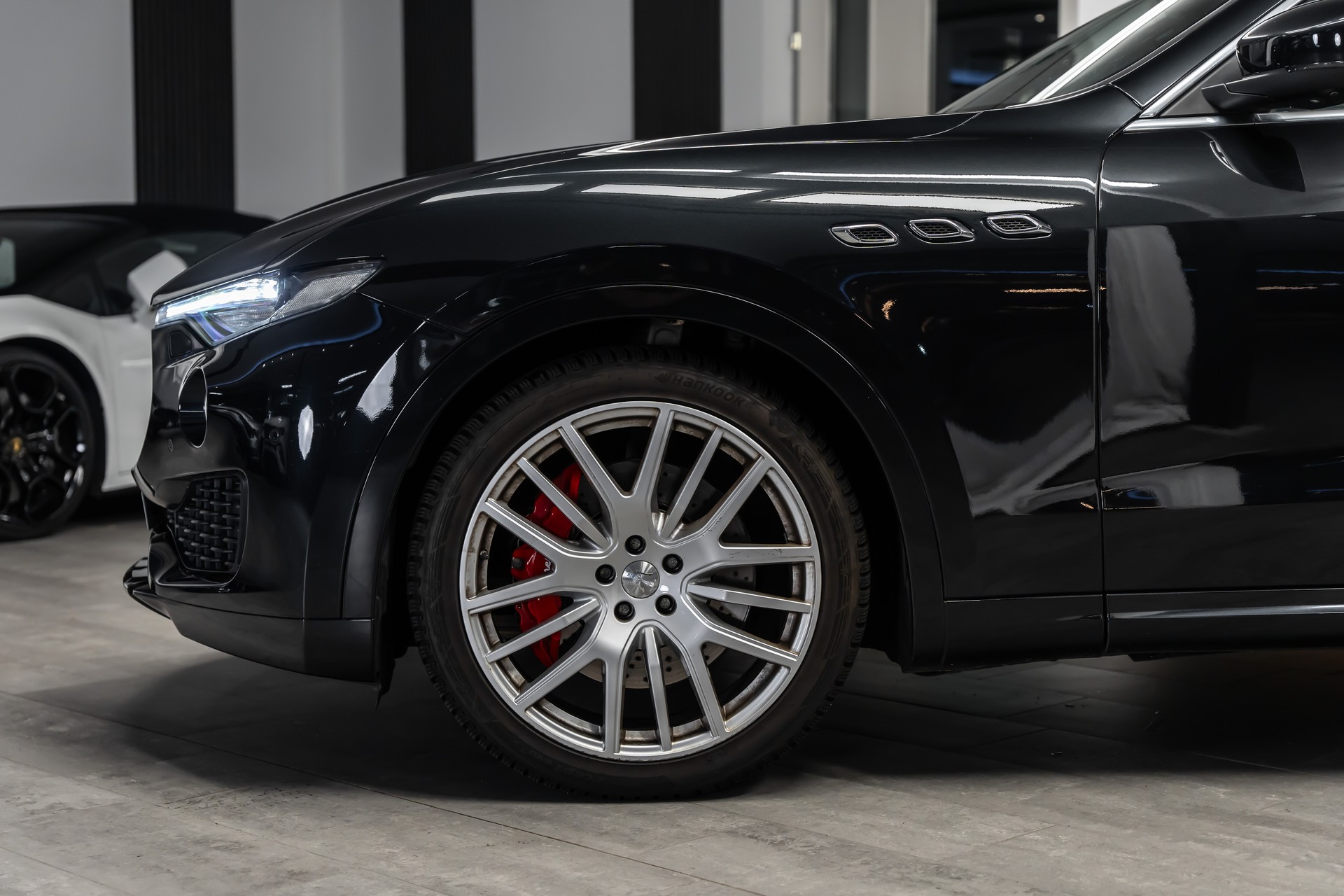 MASERATI Levante S 3.0 V6 Automatica *CH-Fahrzeug*Panorama*Fahrassist*360°*Alcantara*-image-3