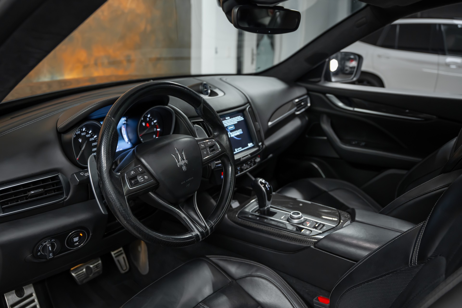 MASERATI Levante S 3.0 V6 Automatica *CH-Fahrzeug*Panorama*Fahrassist*360°*Alcantara*-image-11