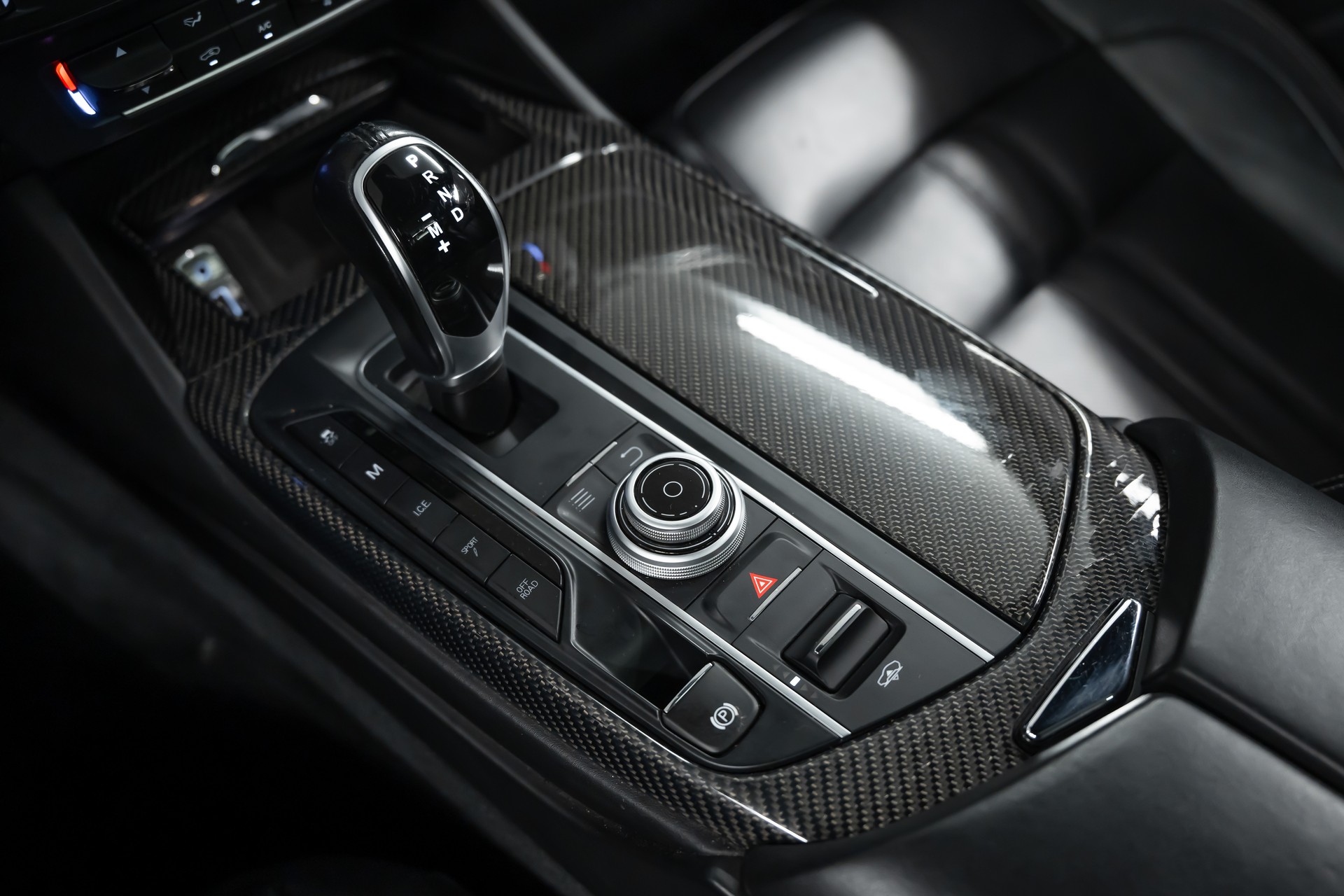 MASERATI Levante S 3.0 V6 Automatica *CH-Fahrzeug*Panorama*Fahrassist*360°*Alcantara*-image-26