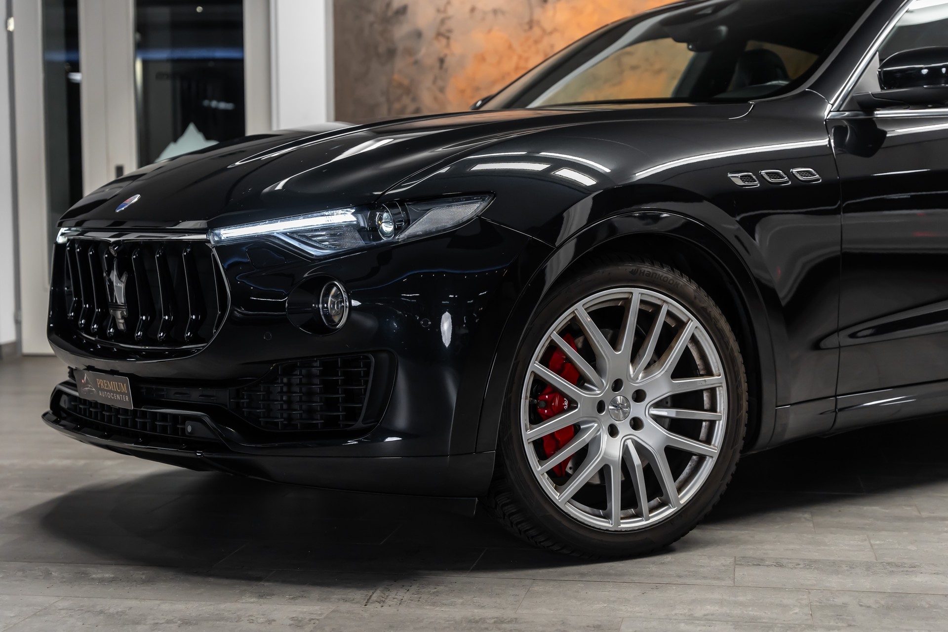 MASERATI Levante S 3.0 V6 Automatica *CH-Fahrzeug*Panorama*Fahrassist*360°*Alcantara*-image-2