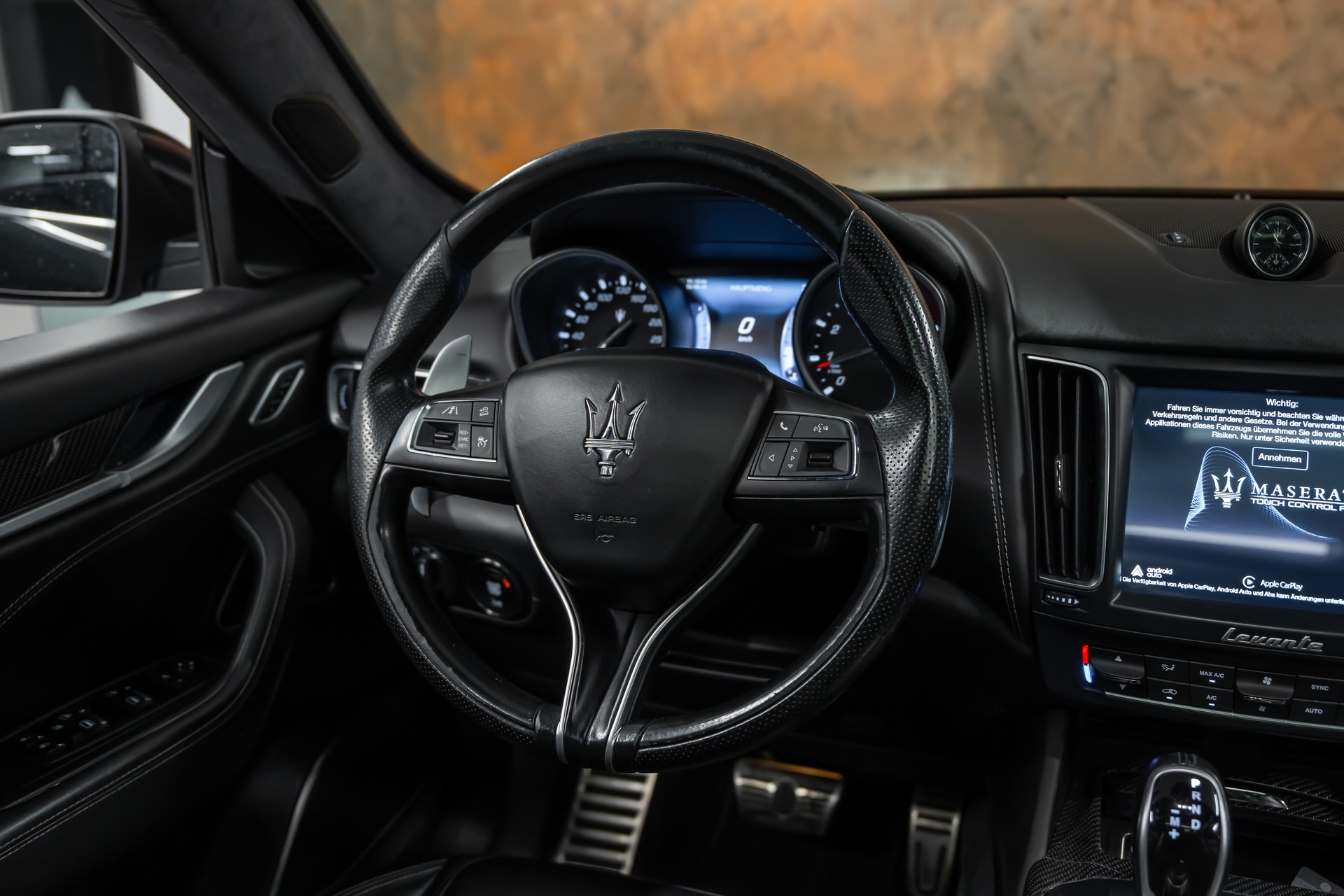 MASERATI Levante S 3.0 V6 Automatica *CH-Fahrzeug*Panorama*Fahrassist*360°*Alcantara*-image-18