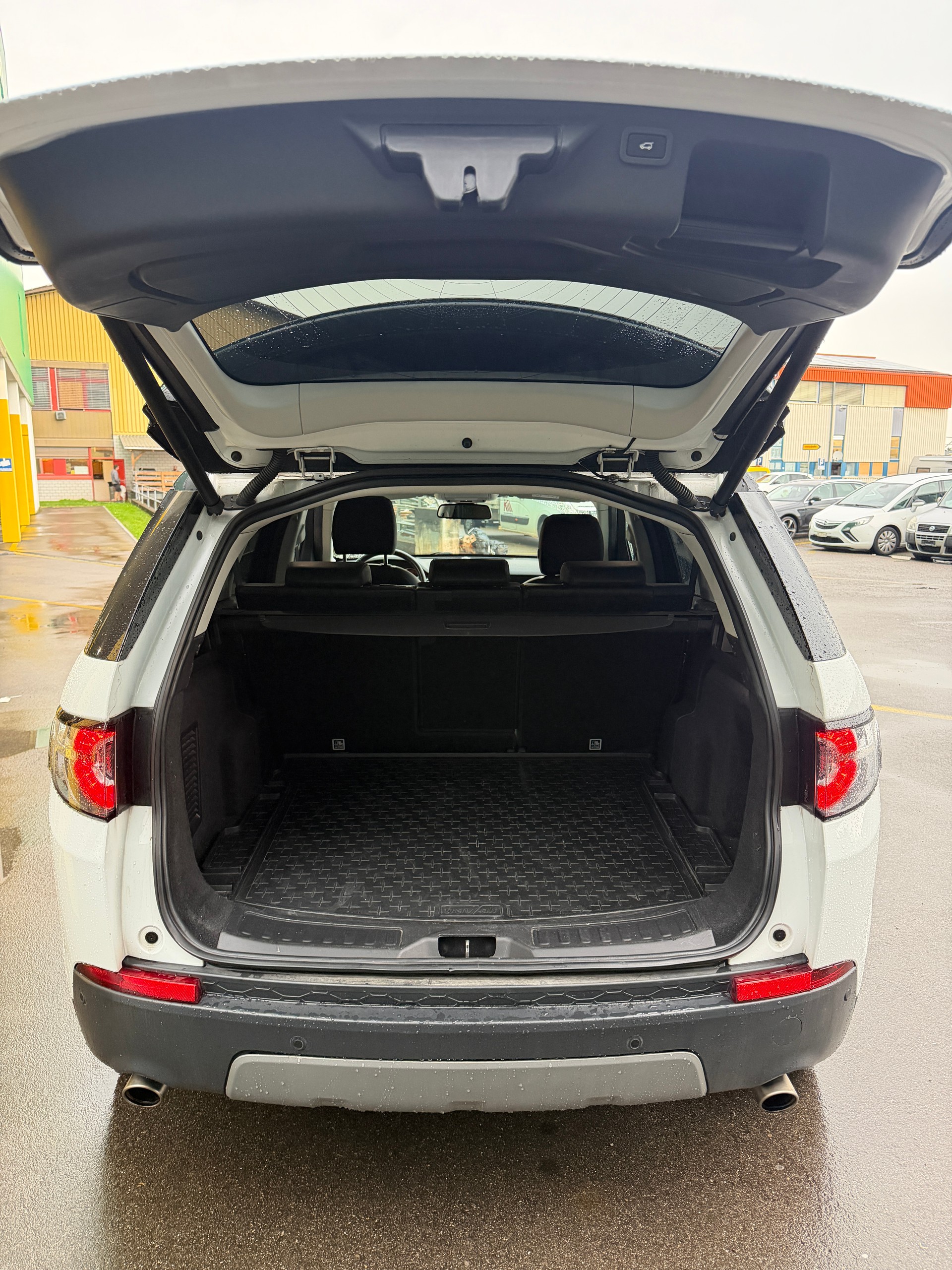 LAND ROVER Discovery Sport 2.0 TD4 Pure AT9-image-14
