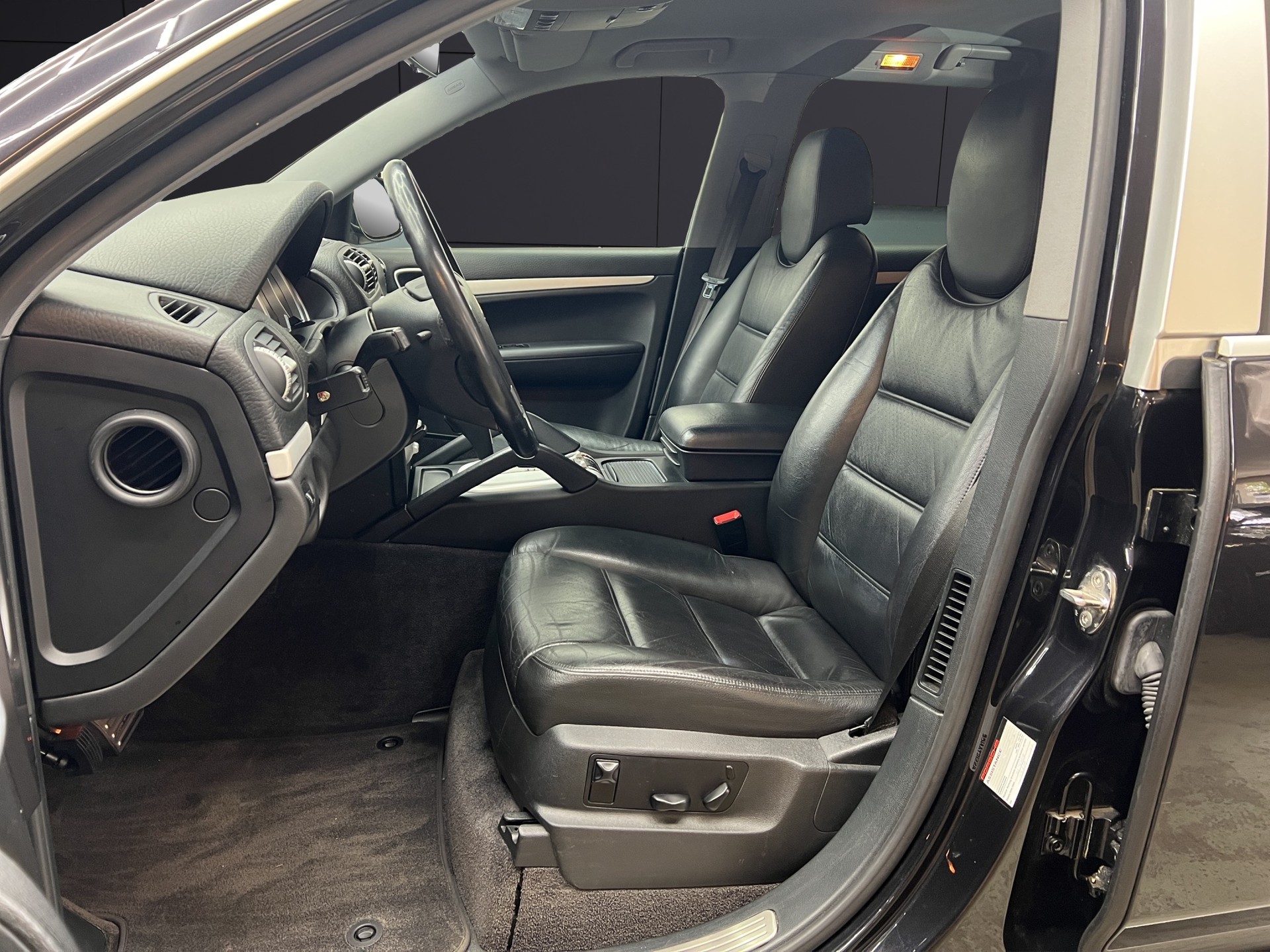 PORSCHE Cayenne S-image-7