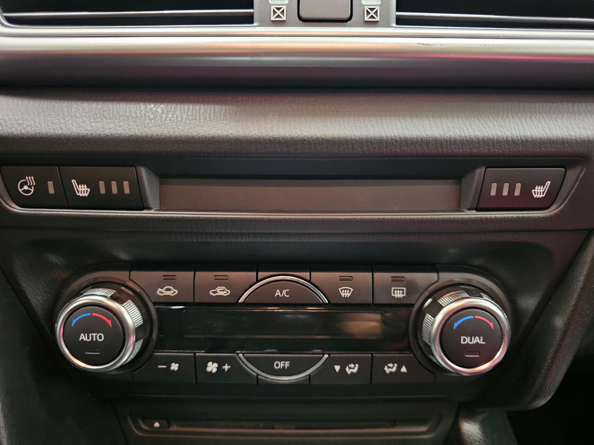 MAZDA 3 SKYACTIV-G 100 Ambition Plus-image-16