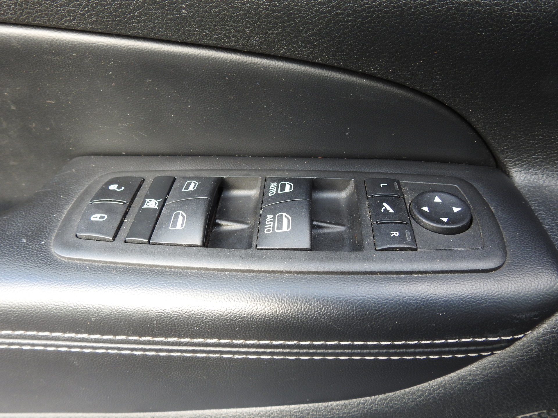 JEEP Grand Cherokee 3.0 CRD Limited Automatic-image-30