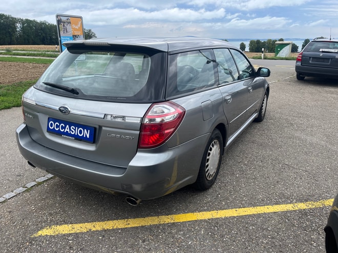 SUBARU Legacy 2.0R AWD Swiss-image-5