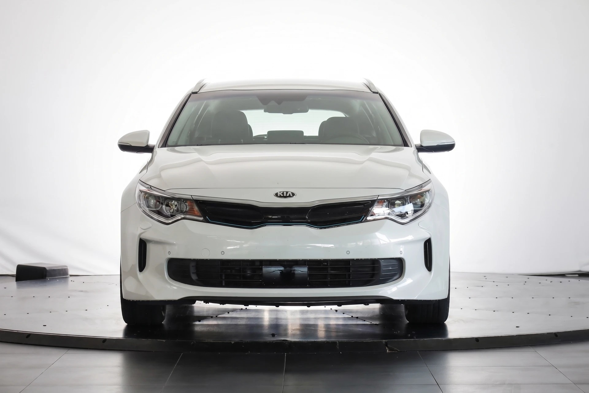 KIA Optima SW 2.0 T-GDI Plug-in Hybrid Automat Caméra 360° / Sièges ventilés / Attelage-showroom-element-1